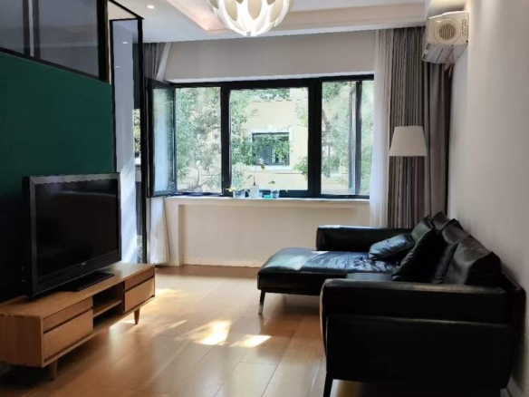 2+1 bedroom unit on Dechang Road in Xuhui, near Former French Concession. 120 sqm, 2nd floor walk-up, school catchment. 18,000 RMB/month or 17M sale.
