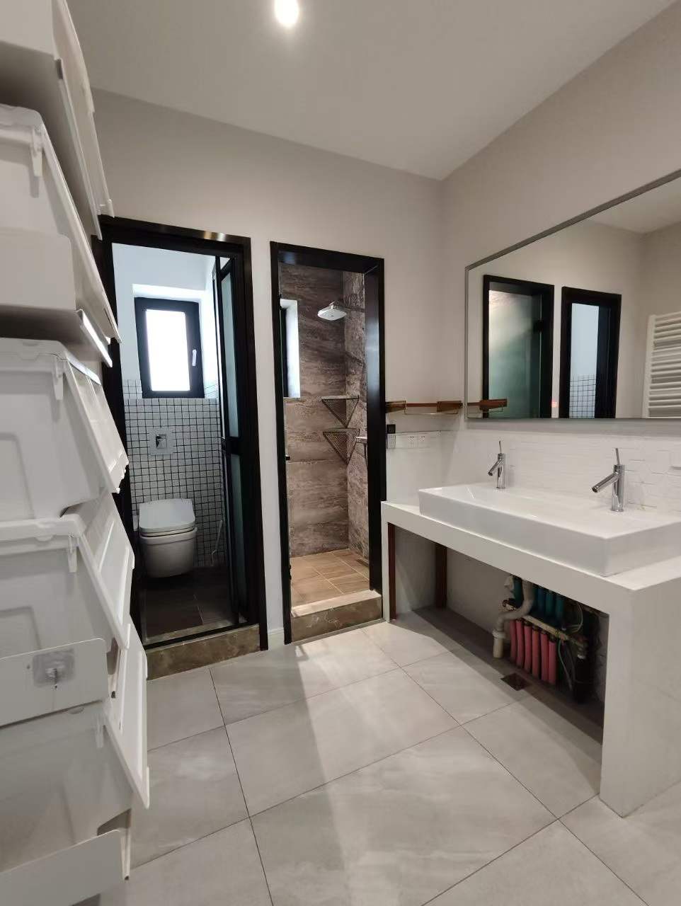 2+1 bedroom unit on Dechang Road in Xuhui, near Former French Concession. 120 sqm, 2nd floor walk-up, school catchment. 18,000 RMB/month or 17M sale.
