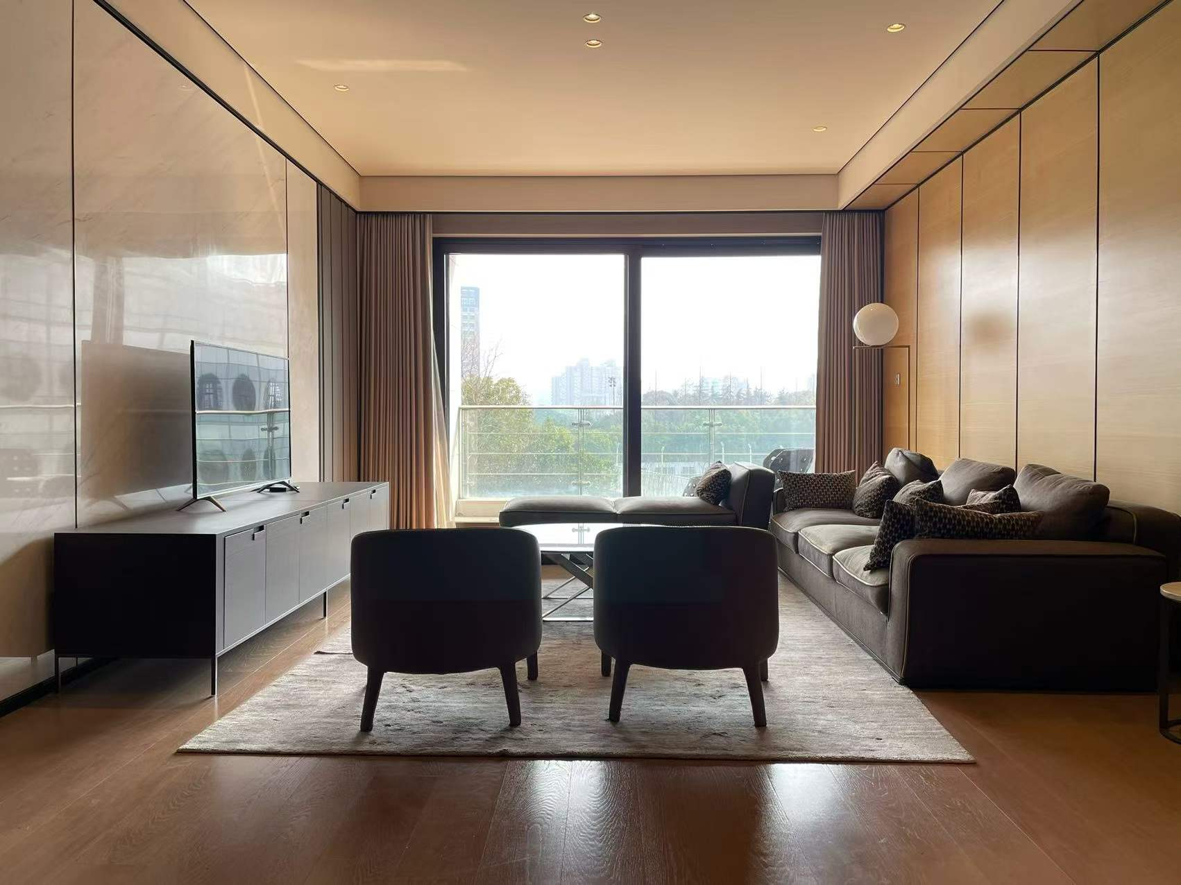 gubei-one-park-apartment-for -rent-255sqm-3-bed-4-bath-floor-heating-clubhouse-shanghai-rentals (1) Premier 3-bed unit at One Park. Gubei with golf course views. 255 sqm, Gaggenau kitchen, Sub-Zero, Miele, 18,000 sqm clubhouse. 110,000 RMB/month.