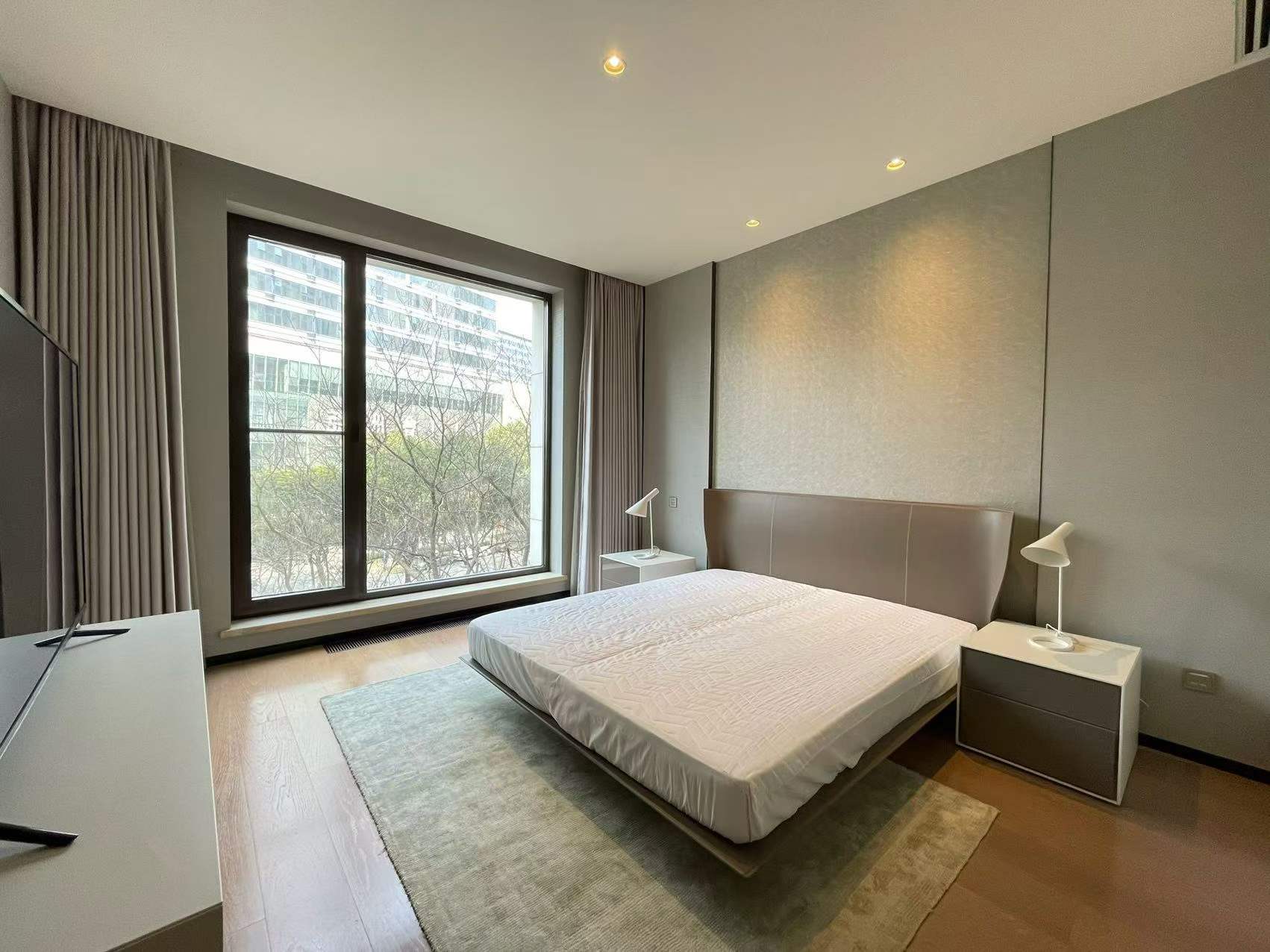 gubei-one-park-apartment-for -rent-255sqm-3-bed-4-bath-floor-heating-clubhouse-shanghai-rentals (5) Premier 3-bed unit at One Park. Gubei with golf course views. 255 sqm, Gaggenau kitchen, Sub-Zero, Miele, 18,000 sqm clubhouse. 110,000 RMB/month.