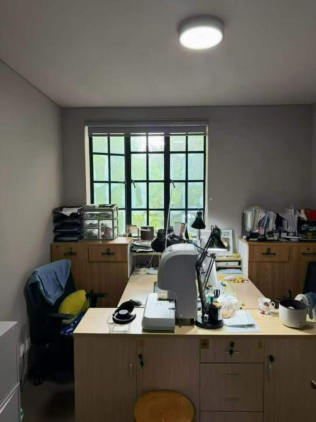 hunan-road-apartment-ffc-studio-office-160sqm-5-rooms-shanghai-rentals (6) 4th floor unit on Hunan Road with 40 sqm terrace and 20 sqm sunroom. 160 sqm, 5 flexible rooms. Ideal for studio, office, or home. 25,000 RMB/month.