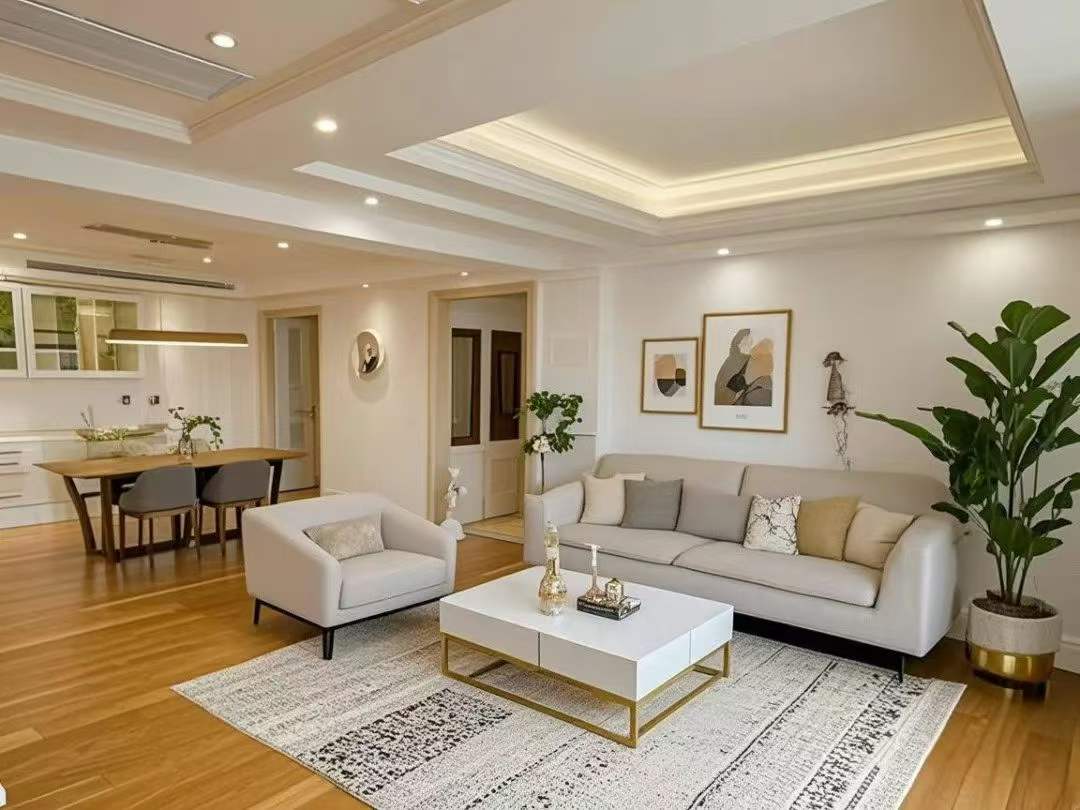 2+1 bedroom unit at Jufu Mansion on Fumin Road near Julu Road. 180 sqm, 8th floor, central Jing'an location near Jing'an Temple. 28,000 RMB/month.