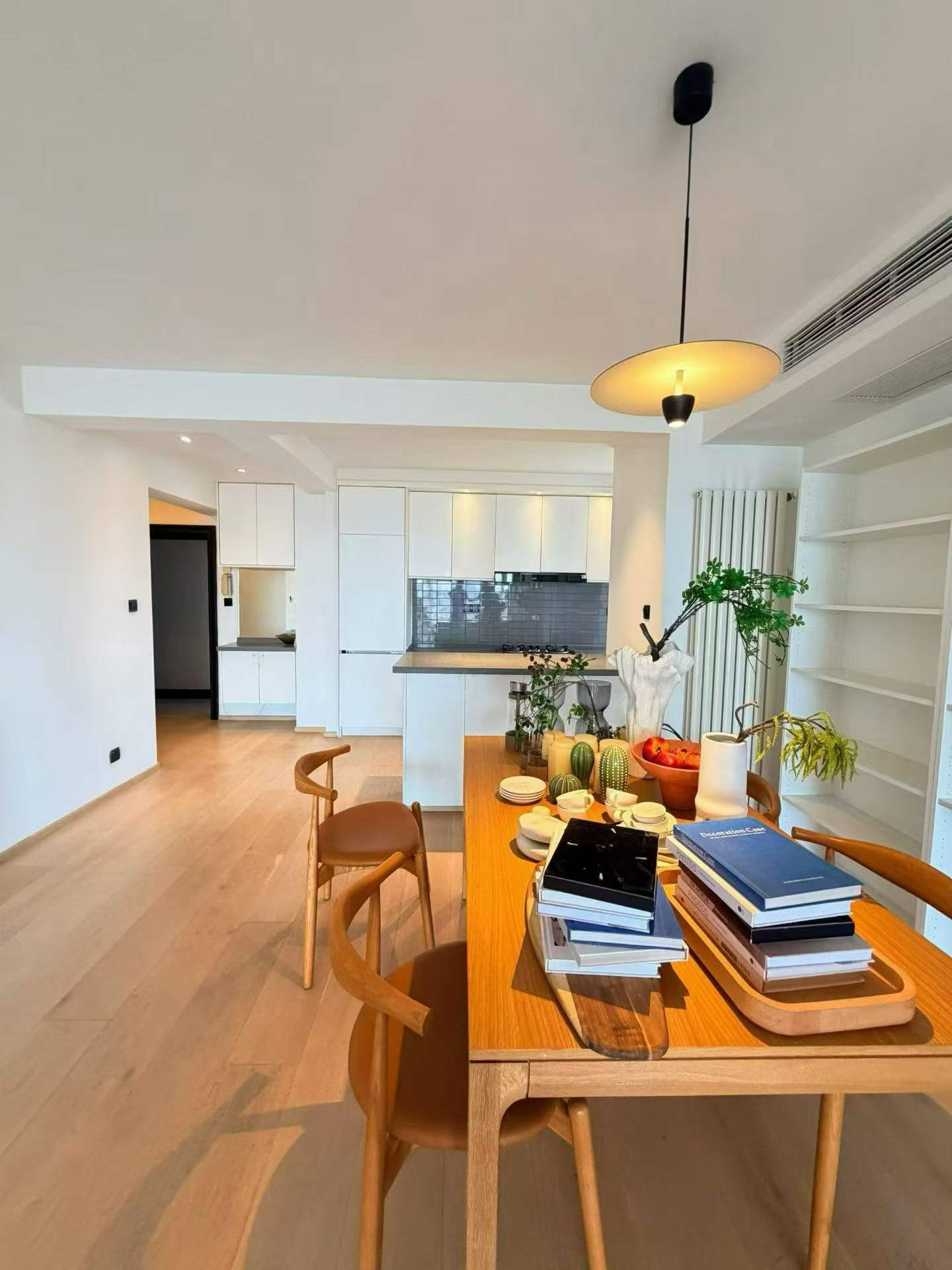 lilac-apartments-ffc-3-bed-2-bath-floor-heating-shanghai-rentals (3) High-floor 3-bed unit at Lilac Apartments on Huashan Road. 177 sqm, central AC, underfloor heating, modern renovation. Near Dingxiang Garden. 28,000 RMB/month.