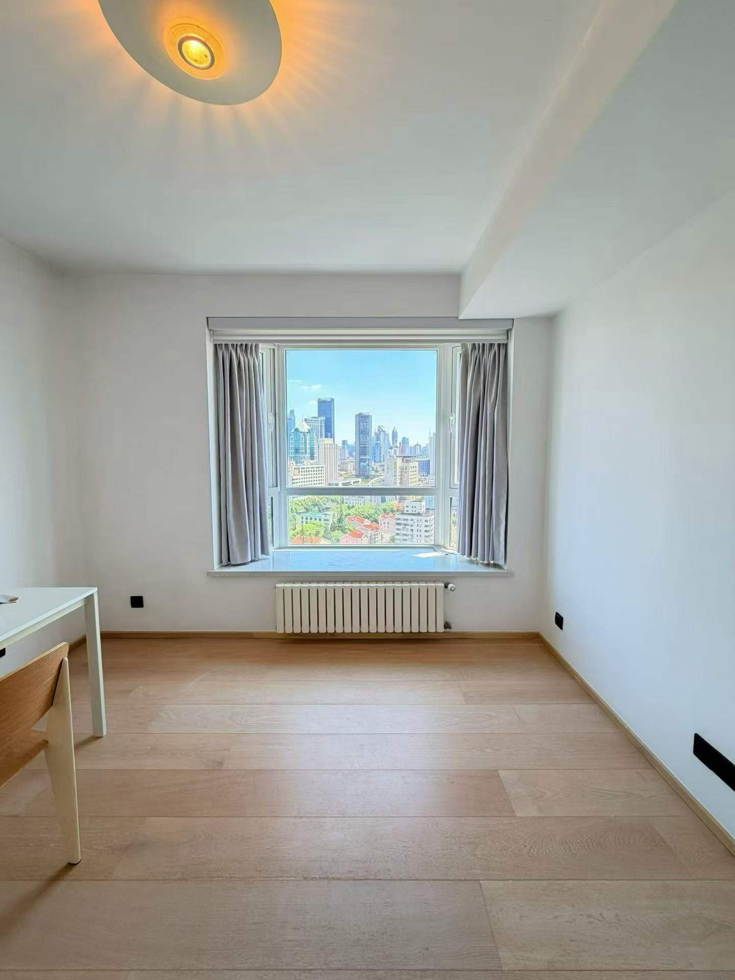 lilac-apartments-ffc-3-bed-2-bath-floor-heating-shanghai-rentals (5) High-floor 3-bed unit at Lilac Apartments on Huashan Road. 177 sqm, central AC, underfloor heating, modern renovation. Near Dingxiang Garden. 28,000 RMB/month.