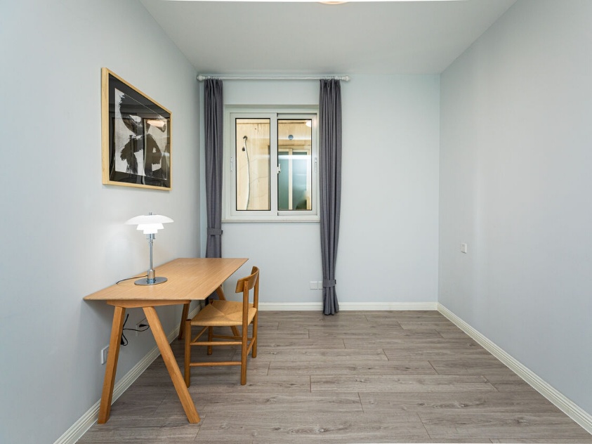 3-bed, 1-bath unit at Mingyuan Century City with full service package. 160 sqm, central AC, underfloor heating, monthly cleaning, maintenance, and utilities included. 36,850 RMB/month.