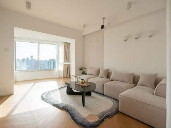 2-bed, 2-bath high-floor unit at One Park Avenue in Jing'an. 32nd floor, central location near Jing'an Temple. Special price. 23,000 RMB/month.