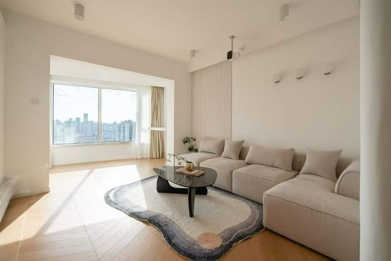 one-park-avenue-jingan-2-bed-2-bath-high-floor-clubhouse-shanghai-rentals (1) 2-bed, 2-bath high-floor unit at One Park Avenue in Jing'an. 32nd floor, central location near Jing'an Temple. Special price. 23,000 RMB/month.