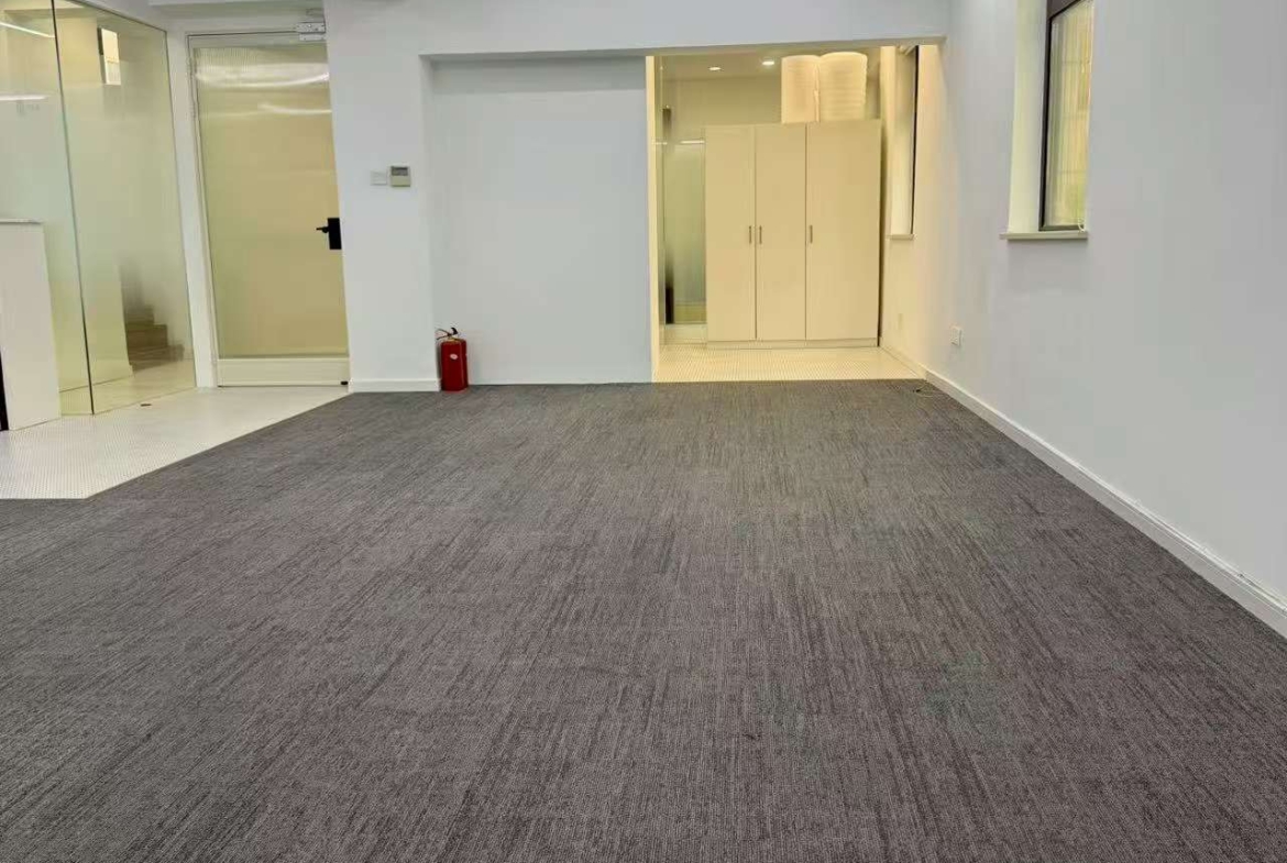 Office/commercial unit at President Apartment on Huashan Road. 144 sqm, 90% floor area ratio, management fee + fapiao included. 19,500 RMB/month.