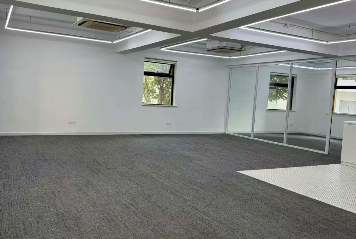 Office/commercial unit at President Apartment on Huashan Road. 144 sqm, 90% floor area ratio, management fee + fapiao included. 19,500 RMB/month.