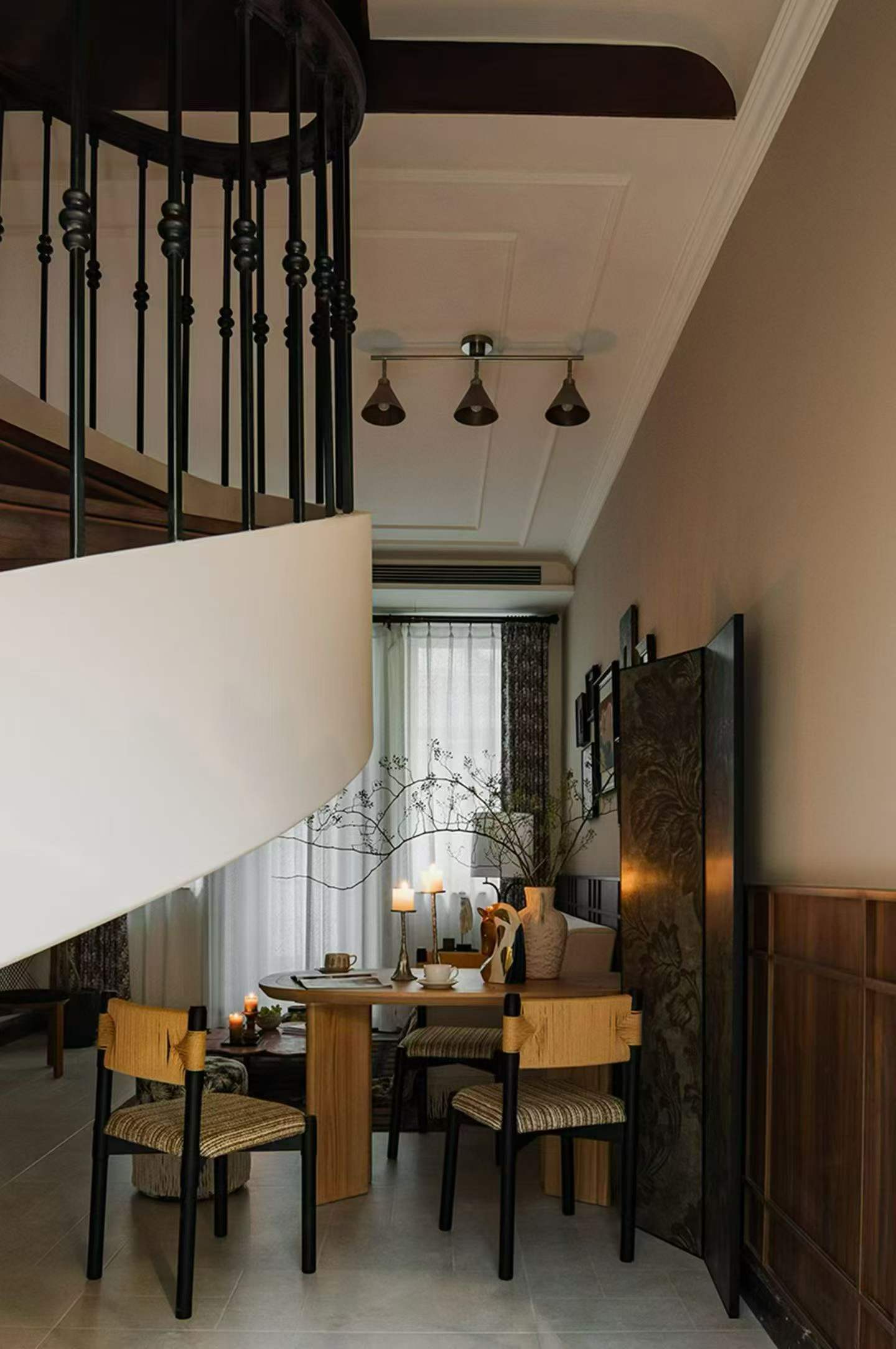 xiangyang-road-lane-house-prime-ffc-location-3-bed-shanghai-rentals (6) Entire 4-story lane house on South Xiangyang Road in the FFC's Wutong District. 3 bedrooms, 140 sqm. Near Huaihai Road and Shaanxi South Road Station. 38,800 RMB/month.