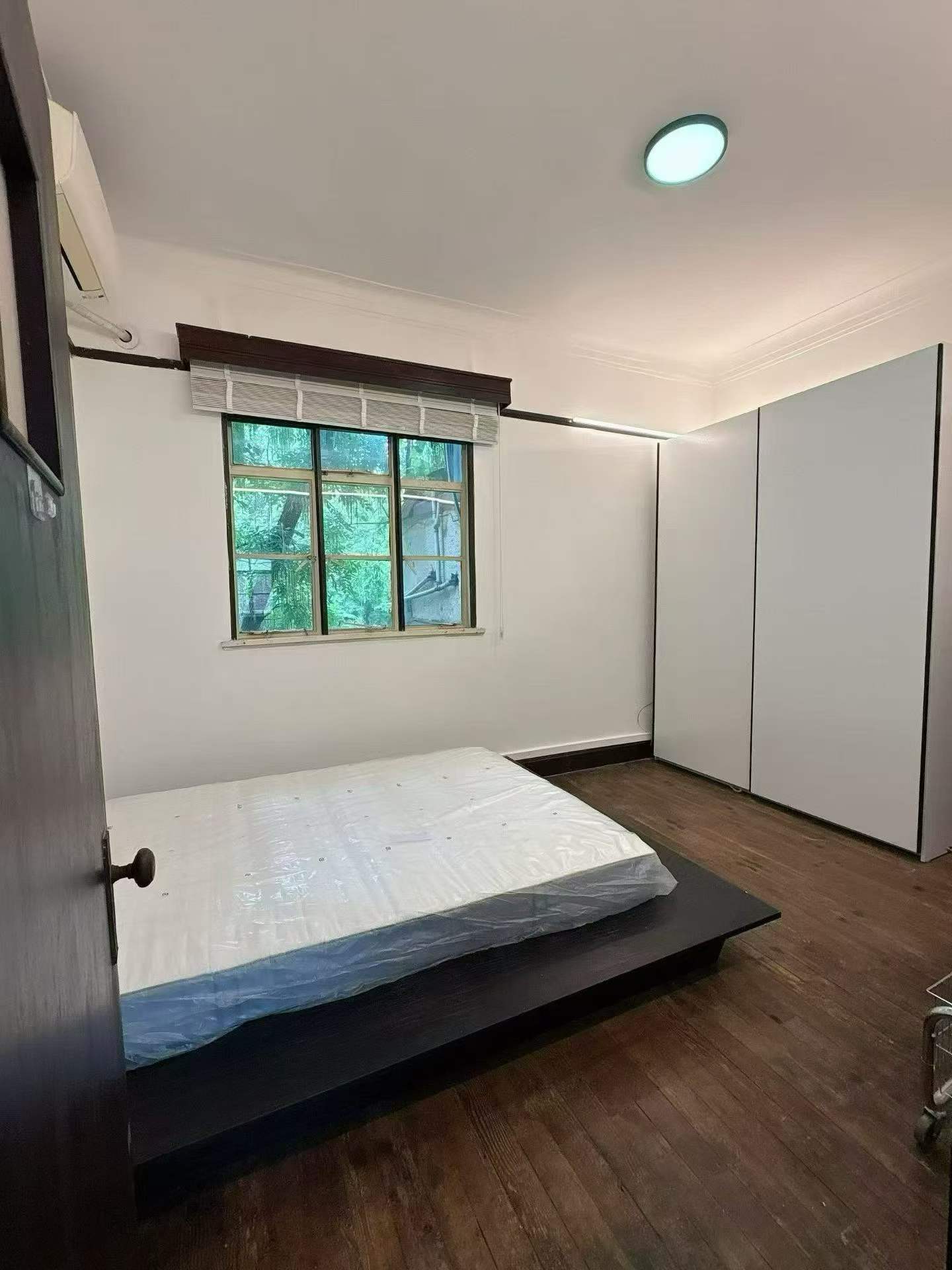anfu-road-lane-house-2-bed-1-bath-ffc-prime-location-shanghai-rentals (4) 3rd floor unit on Anfu Road near Wukang Road. 2 beds, 2 living rooms, 1 bath, north-south through, private balcony. Prime FFC location. 17,000 RMB/month.