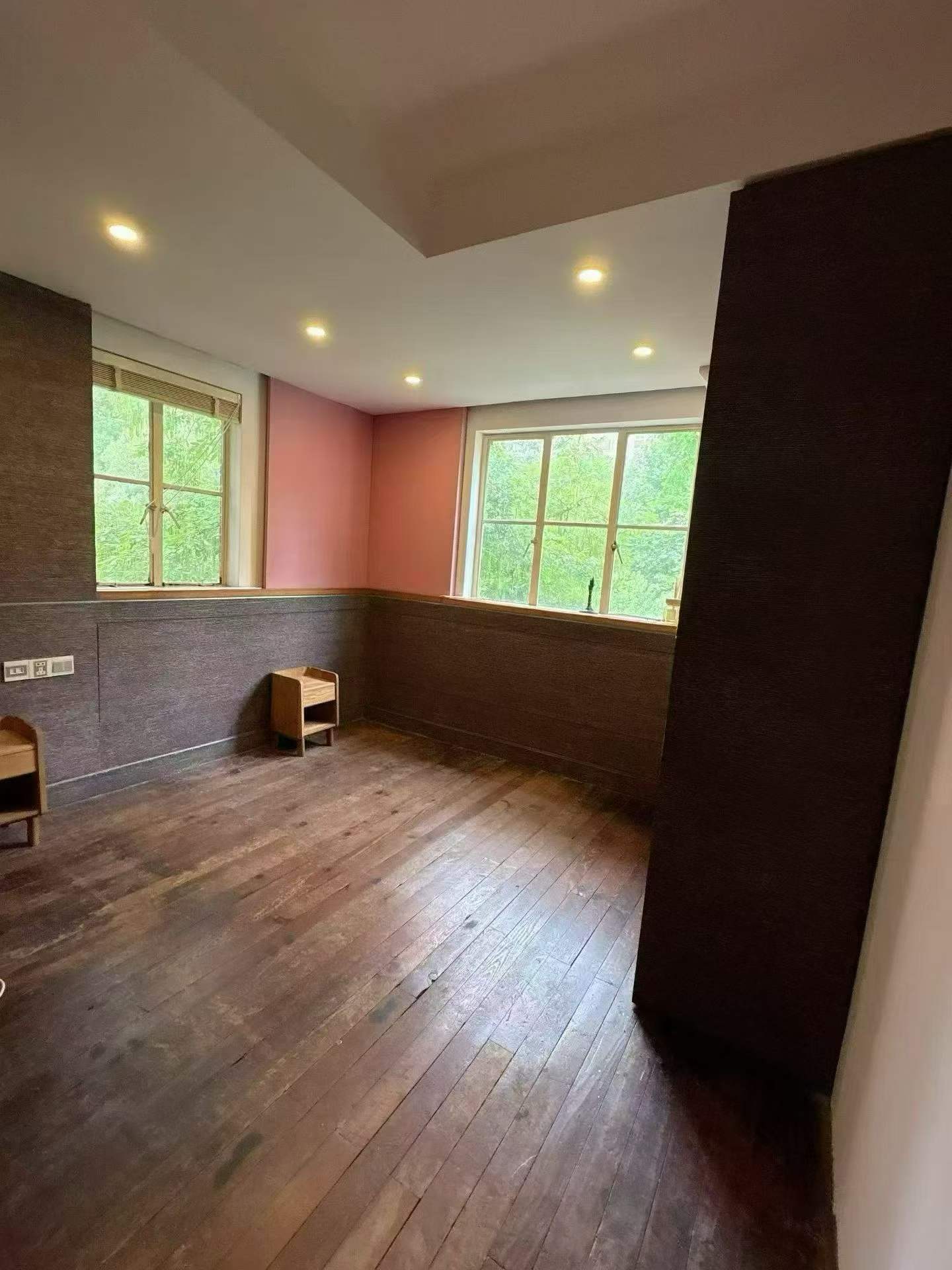 anfu-road-lane-house-2-bed-1-bath-ffc-prime-location-shanghai-rentals (5) 3rd floor unit on Anfu Road near Wukang Road. 2 beds, 2 living rooms, 1 bath, north-south through, private balcony. Prime FFC location. 17,000 RMB/month.