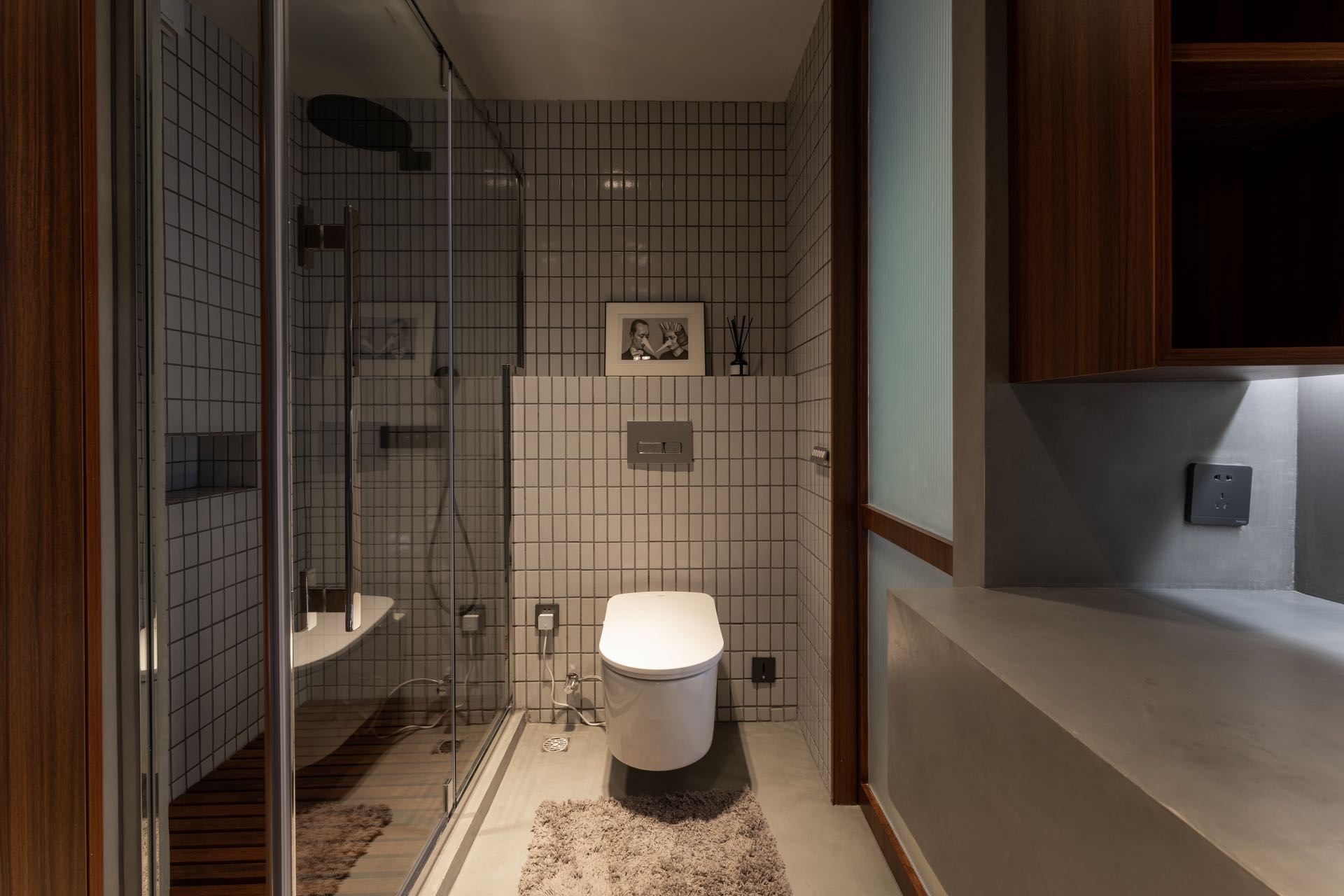 changle-road-apartment-ffc-2-bed-1-bath-renovated-floor-heating-shanghai-rentals (7) 1+1 bed, 2-bath unit at Changle & Changshu Roads. Designer renovation, underfloor + wall heating, Daikin AC, Siemens kitchen. Steps from metro. 28,000 RMB/month.