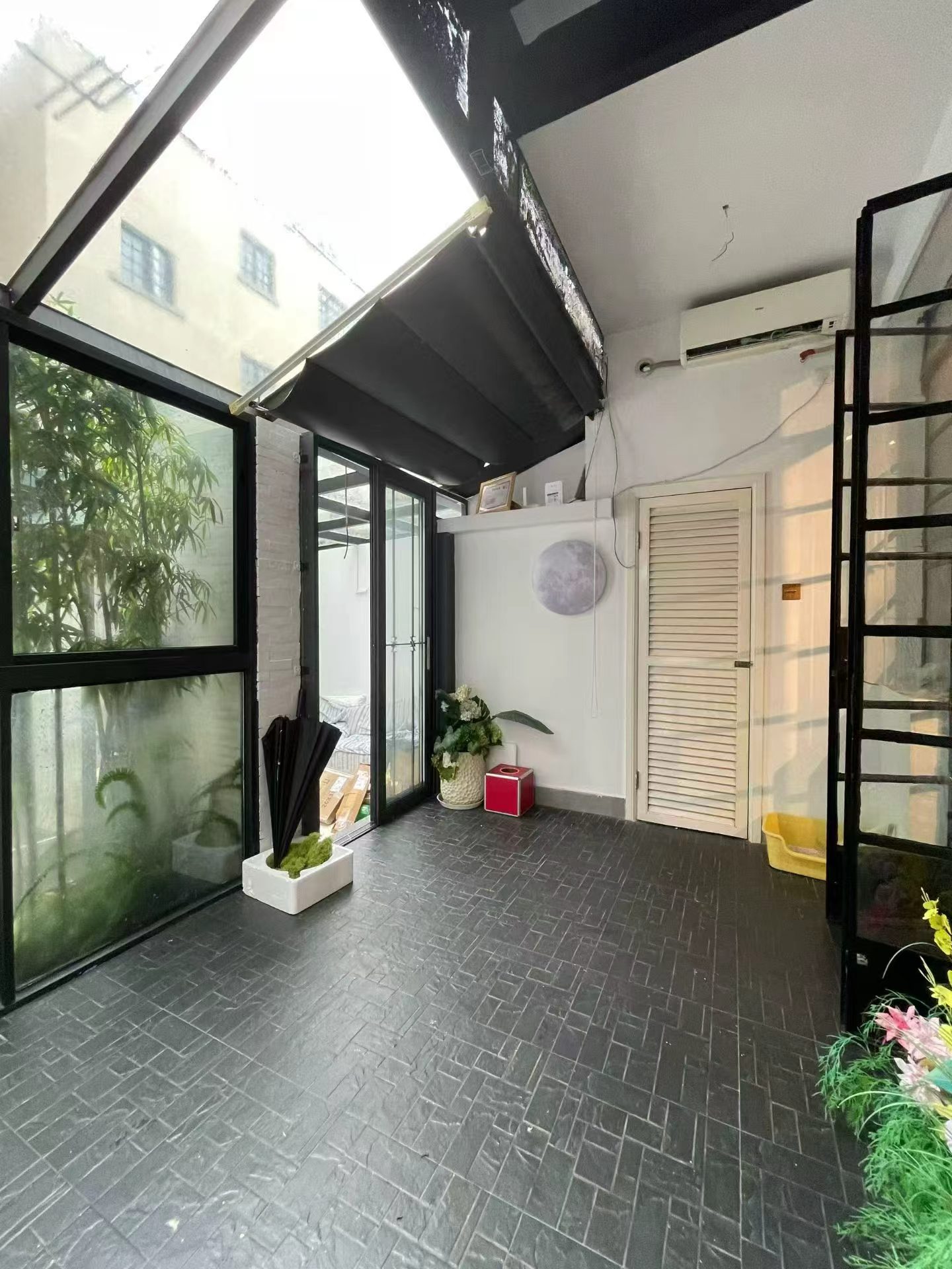 changle-road-lane-house-garden-FFC-live-work-shanghai-rentals (2) Ground floor studio at Nanhua Xincun on Changle Road. 120 sqm, double south-facing, 30 sqm garden. Ideal for creative studio or office. 22,500 RMB/month.
