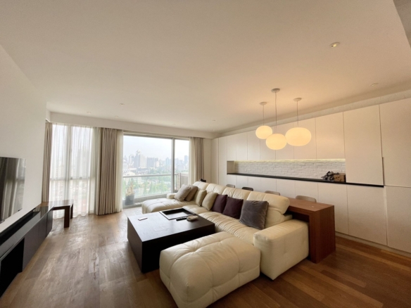 3-bed + maid's room unit at Chevalier Place on Anfu Road. 260 sqm, south-facing, panoramic views, boutique building. 45,000 RMB/month.
