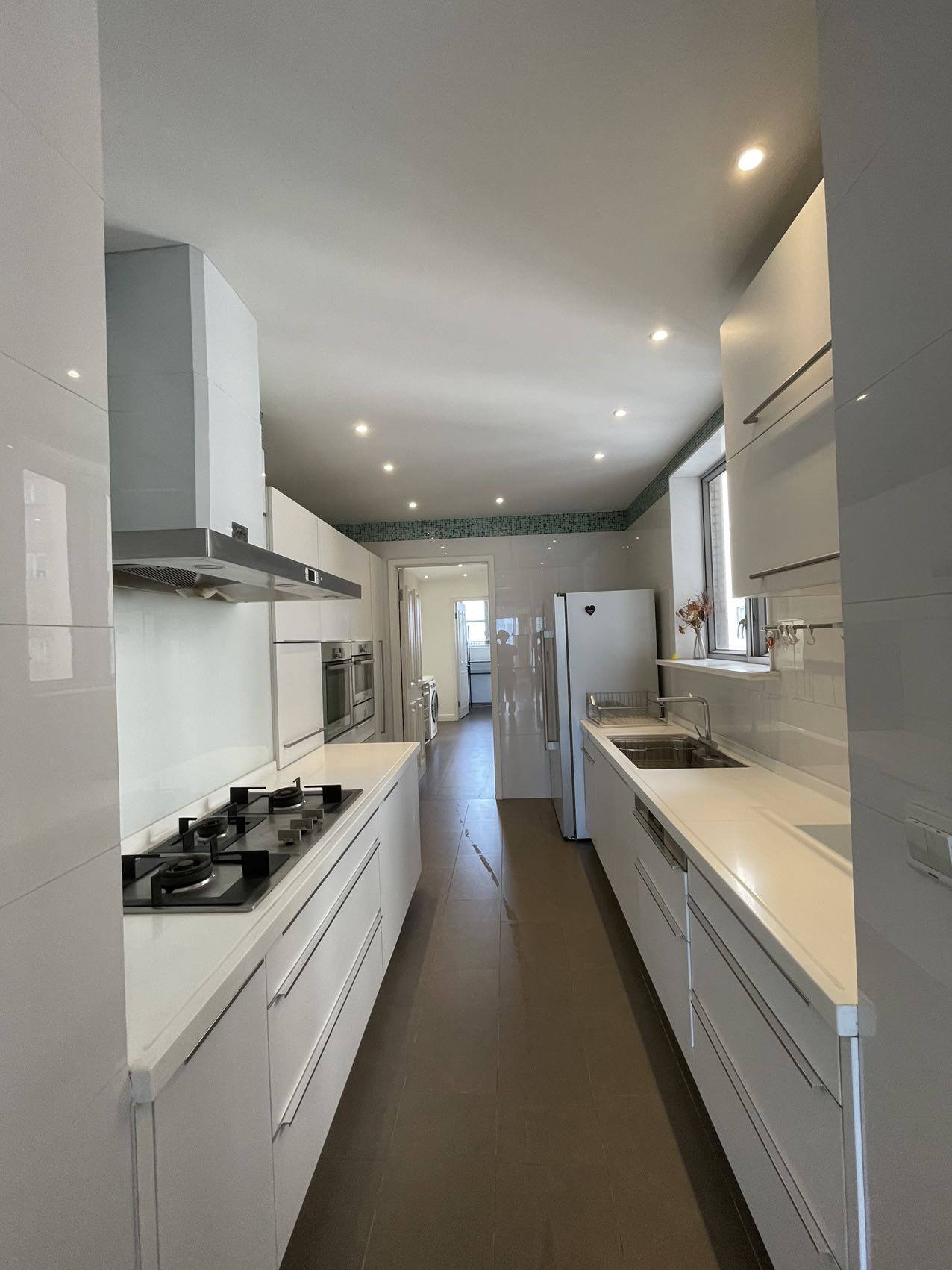 chevalier-place-anfu-road-ffc-3-bed-2-bath-helper-room-shanghai-rentals (4) 3-bed + maid's room unit at Chevalier Place on Anfu Road. 260 sqm, south-facing, panoramic views, boutique building. 45,000 RMB/month.