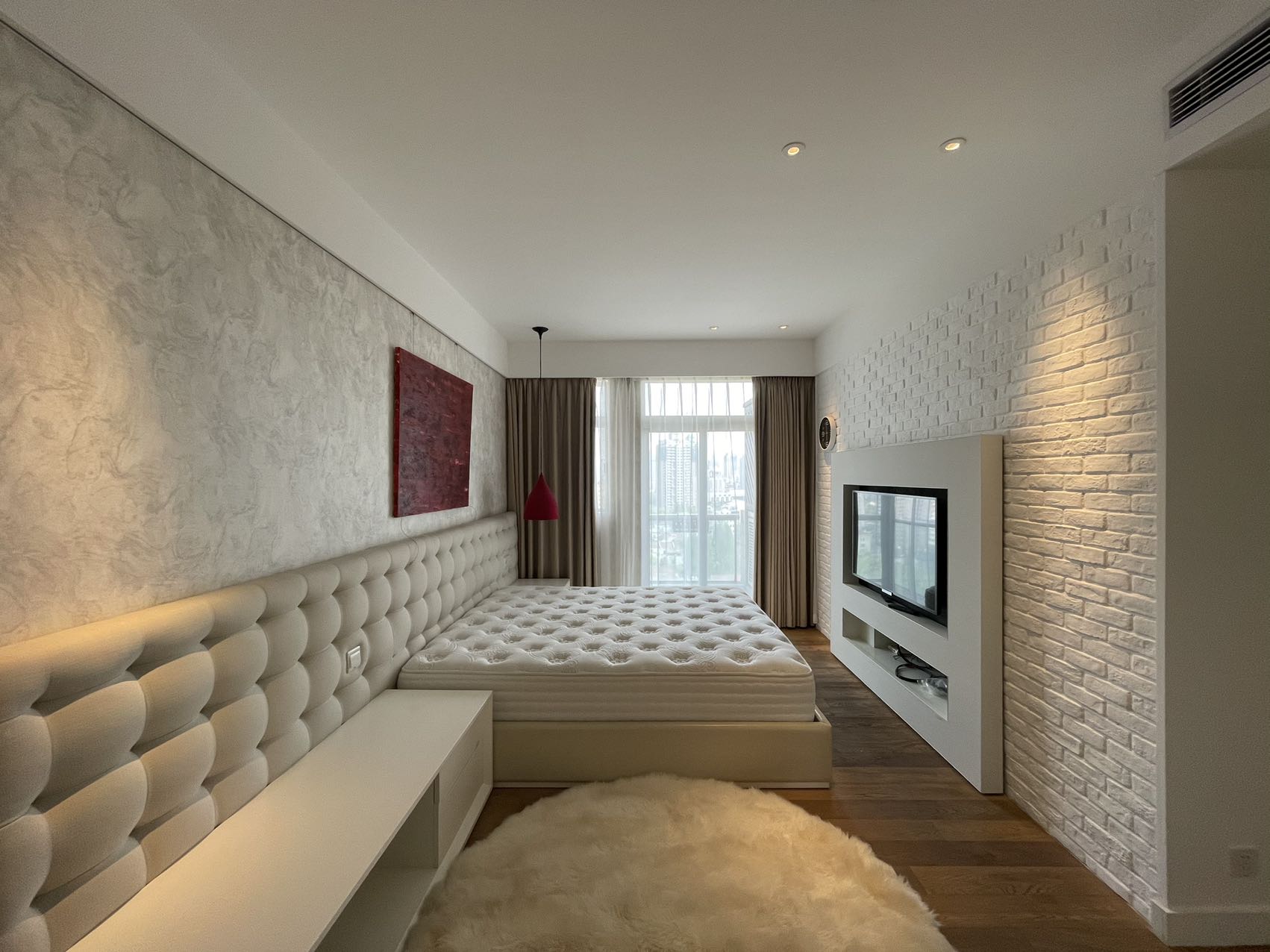 chevalier-place-anfu-road-ffc-3-bed-2-bath-helper-room-shanghai-rentals (5) 3-bed + maid's room unit at Chevalier Place on Anfu Road. 260 sqm, south-facing, panoramic views, boutique building. 45,000 RMB/month.