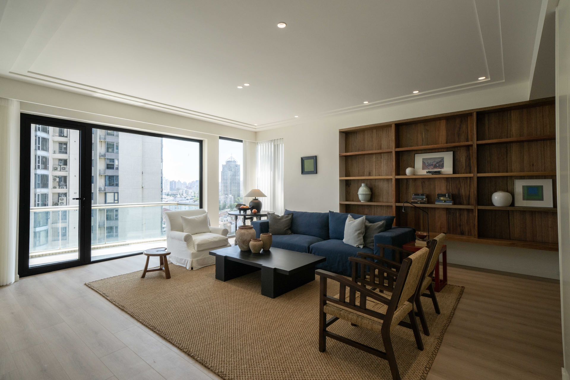 chevalier-place-anfu-road-ffc-5-bed-3-bath-floor-heating-clubhouse-shanghai-rentals (1) 5-bed, 3-bath unit at Chevalier Place on Anfu Road. 260 sqm, 3 balconies, underfloor heating, central AC, clubhouse included. 58,000 RMB/month.
