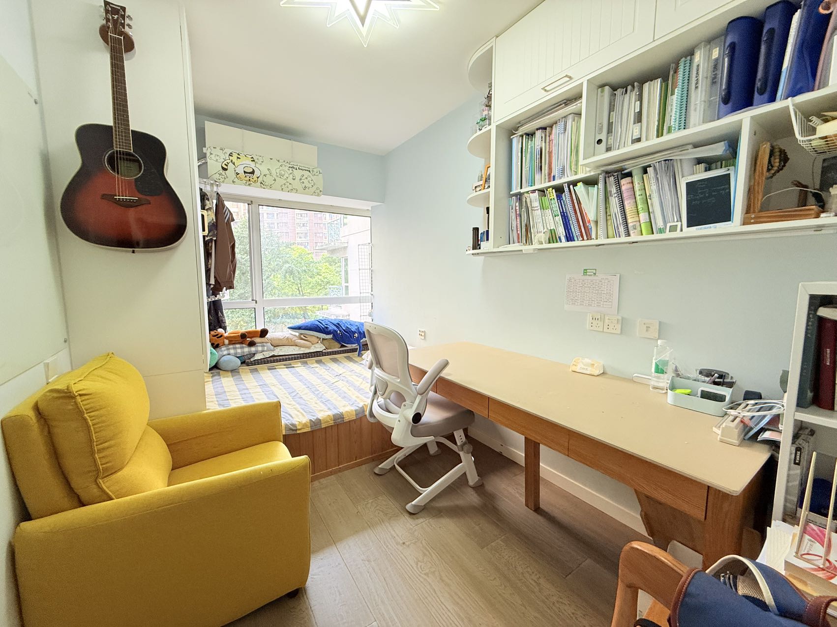 First-time rental at Chez Moi in central Jing'an. 4-bed, 2-bath, 131 sqm, underfloor heating, fully furnished. Near Jiangsu Road Station. 23,000 RMB/month.