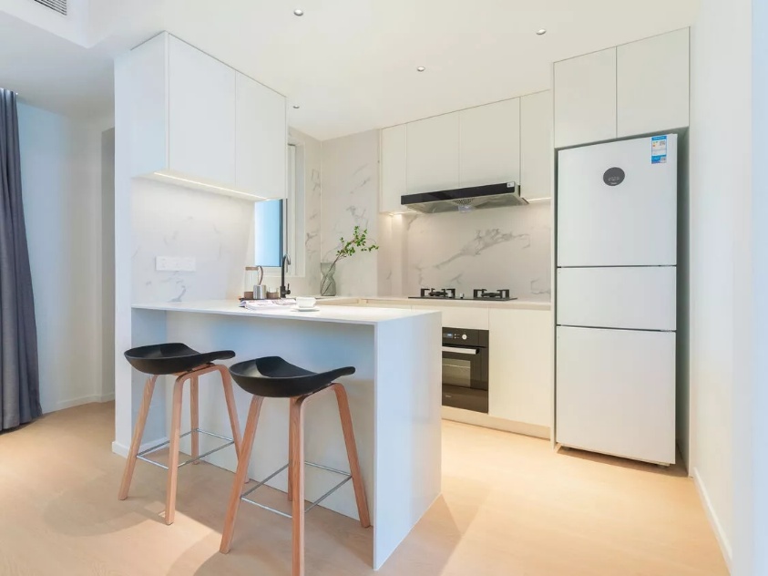 1-bed, 1-bath unit at City Castle in Jing'an. 66 sqm, south-facing, central AC, dishwasher, washer-dryer, full service package included. 16,489 RMB/month.