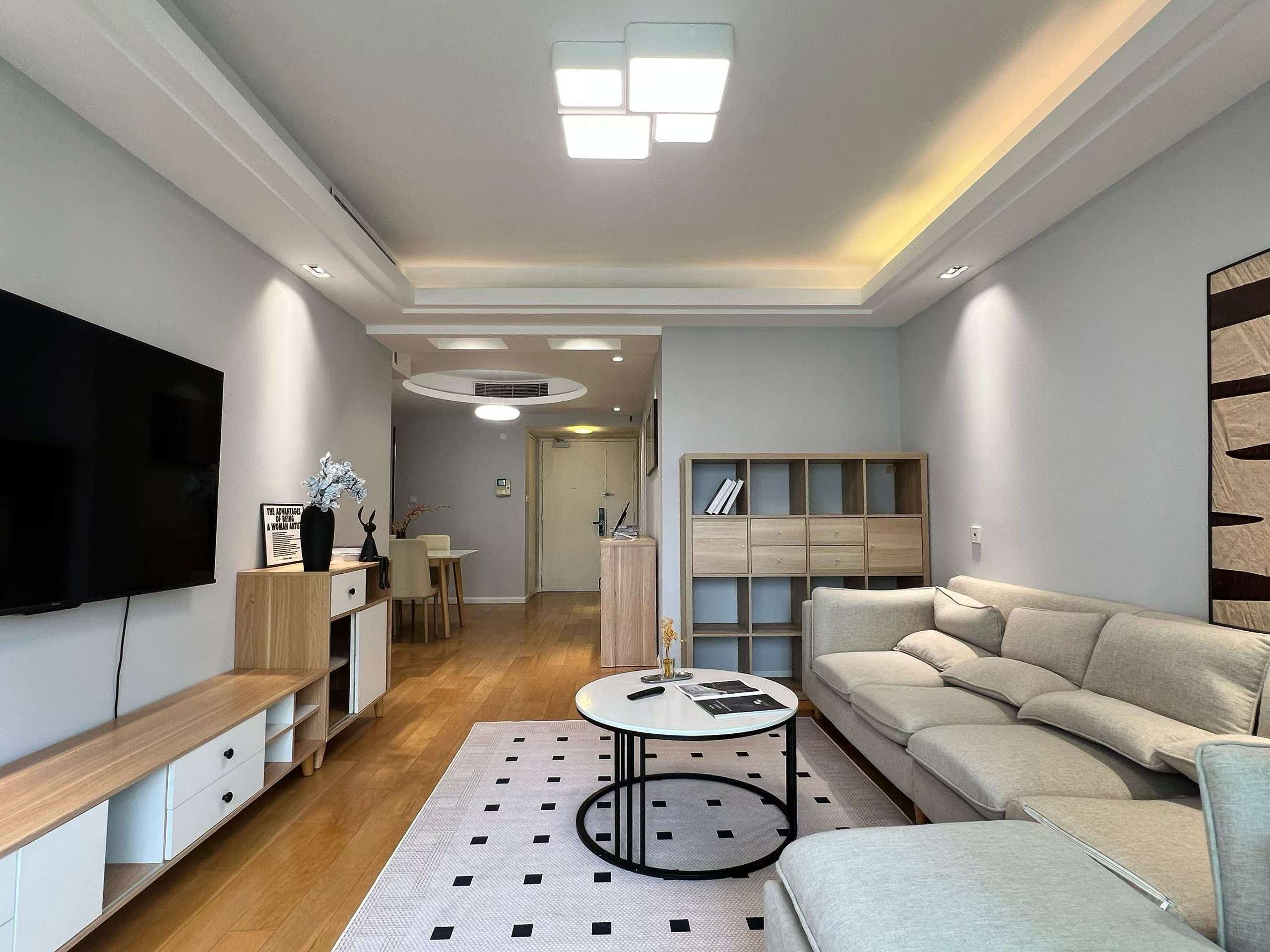eight-park-avenue-jingan-2-bed-2-bath-floor-heating-clubhouse-shanghai-rentals (2) 2-bed, 2-bath unit at Eight Park Avenue in Jing'an. 110 sqm, central AC, underfloor heating, clubhouse with pool and gym. 25,800 RMB/month.