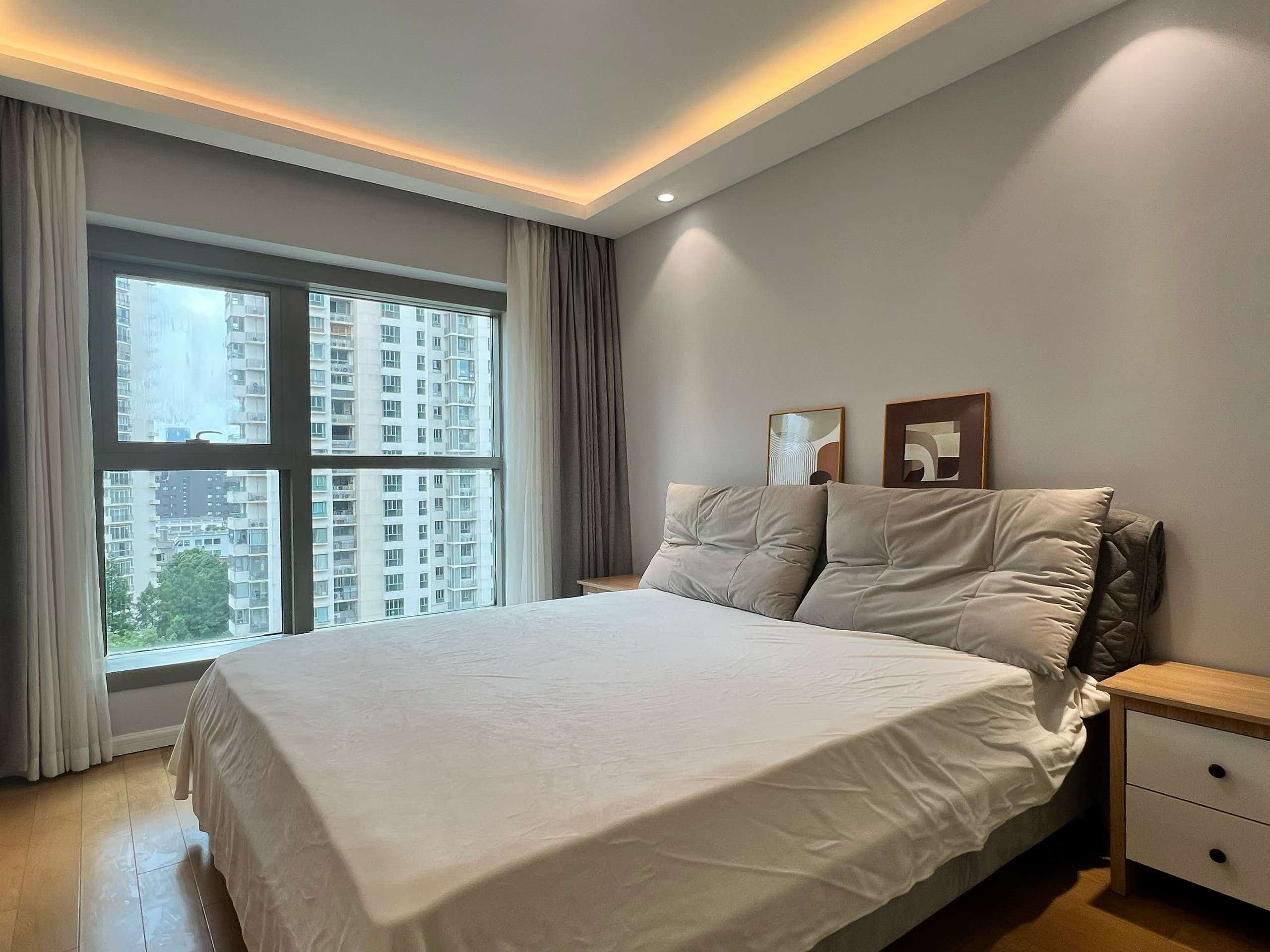 eight-park-avenue-jingan-2-bed-2-bath-floor-heating-clubhouse-shanghai-rentals (4) 2-bed, 2-bath unit at Eight Park Avenue in Jing'an. 110 sqm, central AC, underfloor heating, clubhouse with pool and gym. 25,800 RMB/month.
