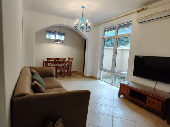 FFC lane house for rent. 1-bed, 1-bath ground floor with private garden. Located on Xingguo Road. 60 sqm, quiet FFC location. 9,500 RMB/month.