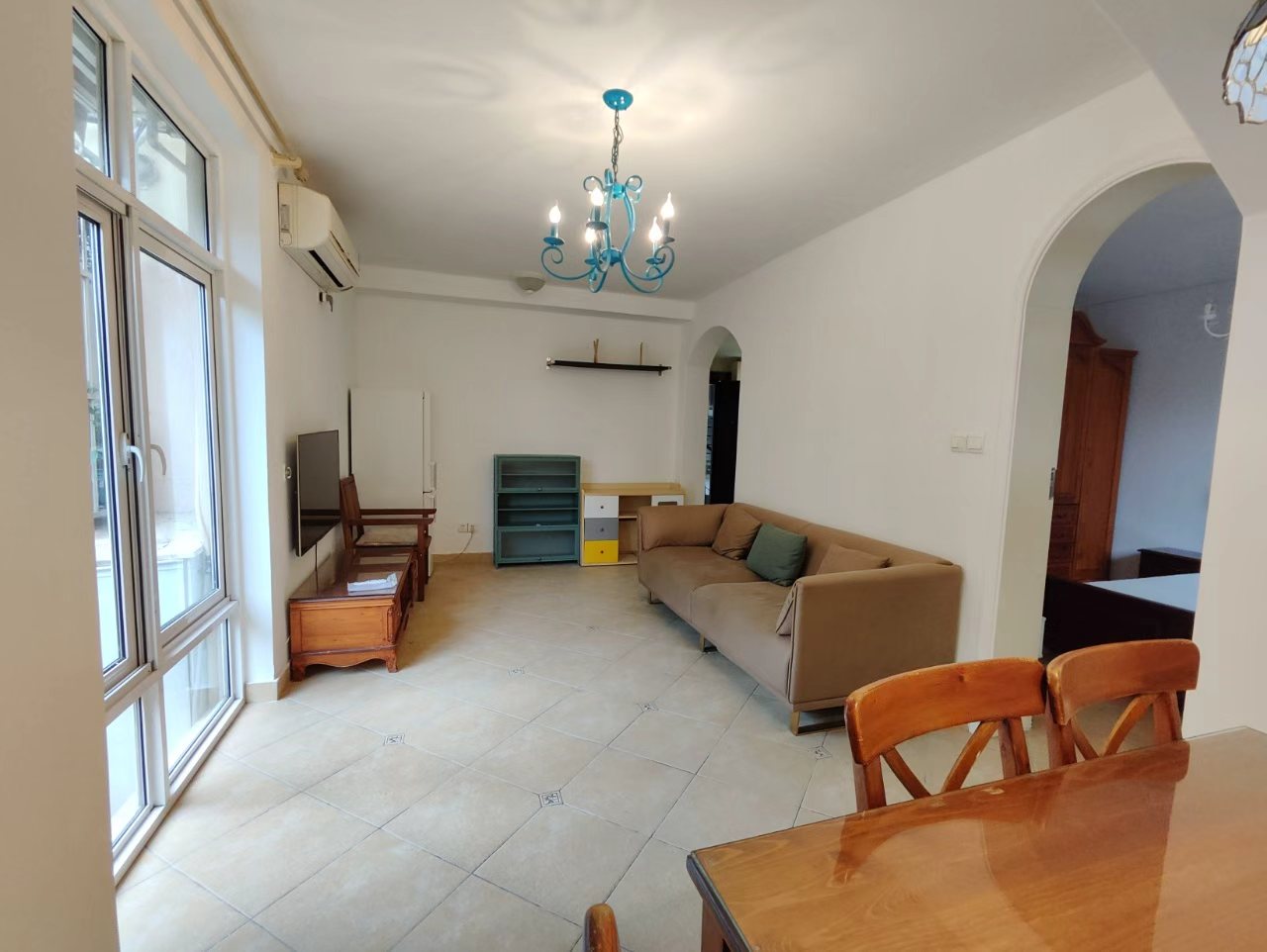 FFC lane house for rent. 1-bed, 1-bath ground floor with private garden. Located on Xingguo Road. 60 sqm, quiet FFC location. 9,500 RMB/month.