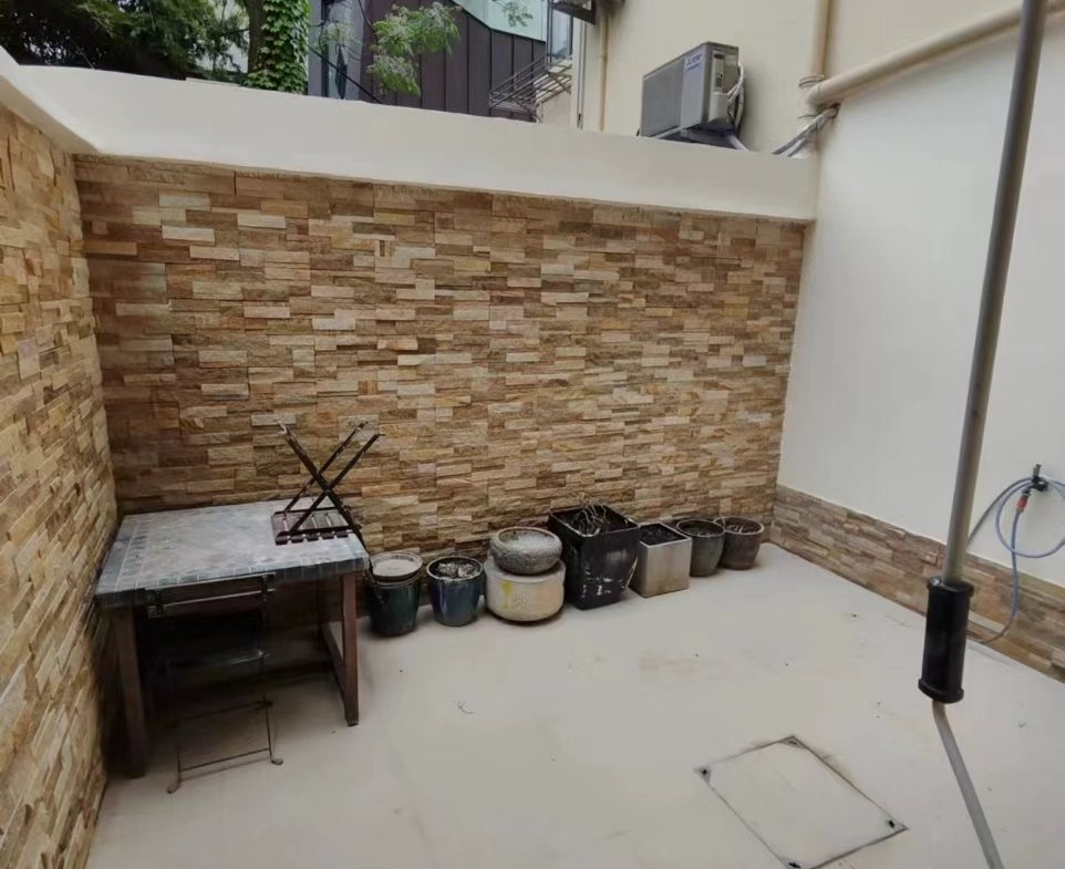 FFC lane house for rent. 1-bed, 1-bath ground floor with private garden. Located on Xingguo Road. 60 sqm, quiet FFC location. 9,500 RMB/month.