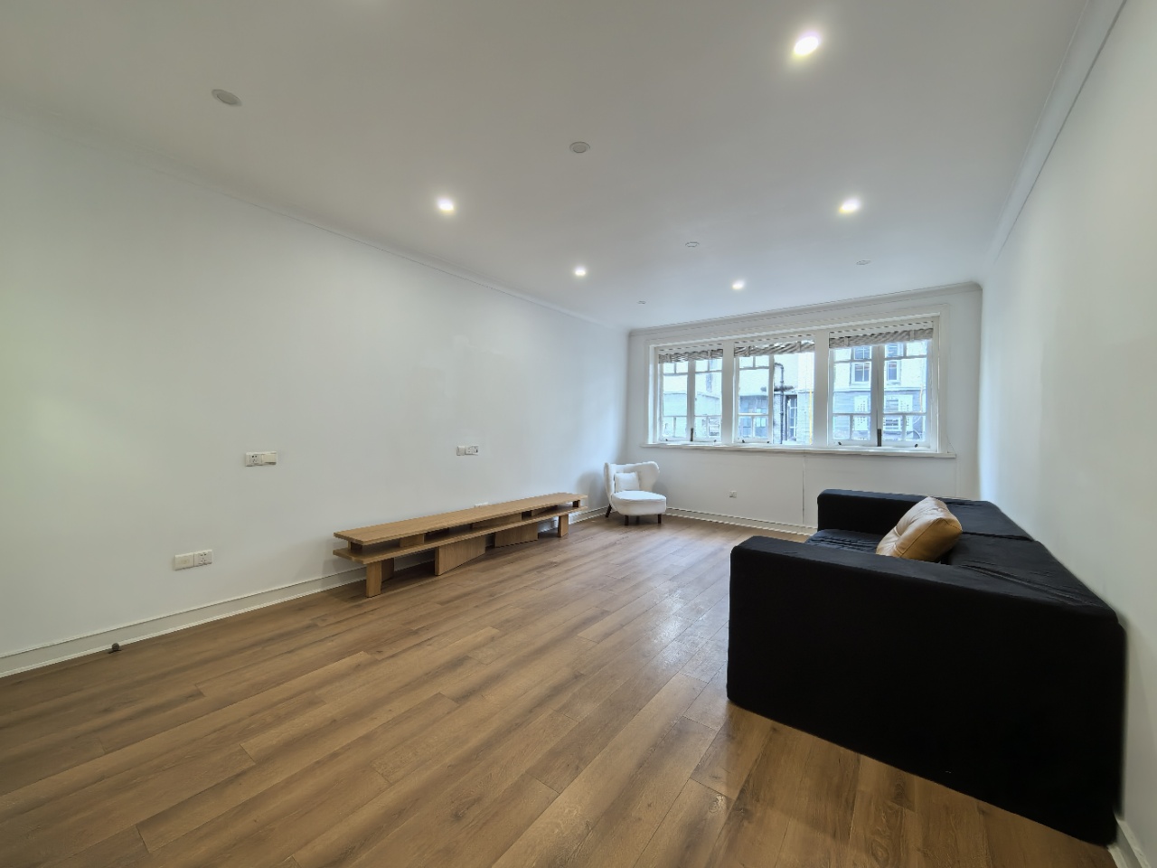 fumin-road-lane-house-ffc-4-bed-2-bath-wall-heating-shanghai-rentals (3) Entire lane house at Gubai Xiaoqu on Fumin Road. 180 sqm, 4 rooms + attic, 2 baths, electric wall heating, owner direct. 28,000 RMB/month.