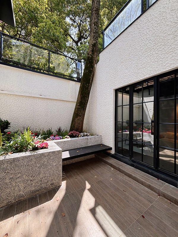 fuxing-road-entire-lane-house-ffc-hengfu-5-bed-4-bath-floor-heating-shanghai-rentals (1) Entire lane house on West Fuxing Road with garden, terrace, elevator, smart home. 5 beds, 4 baths, underfloor heating. Prime Hengfu location. 88,000 RMB/month.