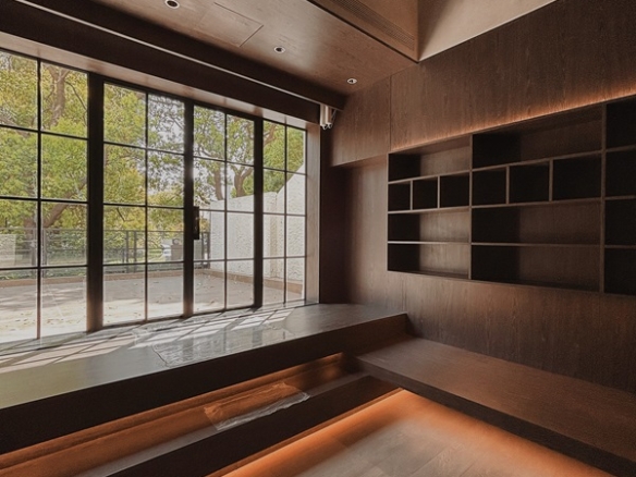 Entire lane house on West Fuxing Road with garden, terrace, elevator, smart home. 5 beds, 4 baths, underfloor heating. Prime Hengfu location. 88,000 RMB/month.