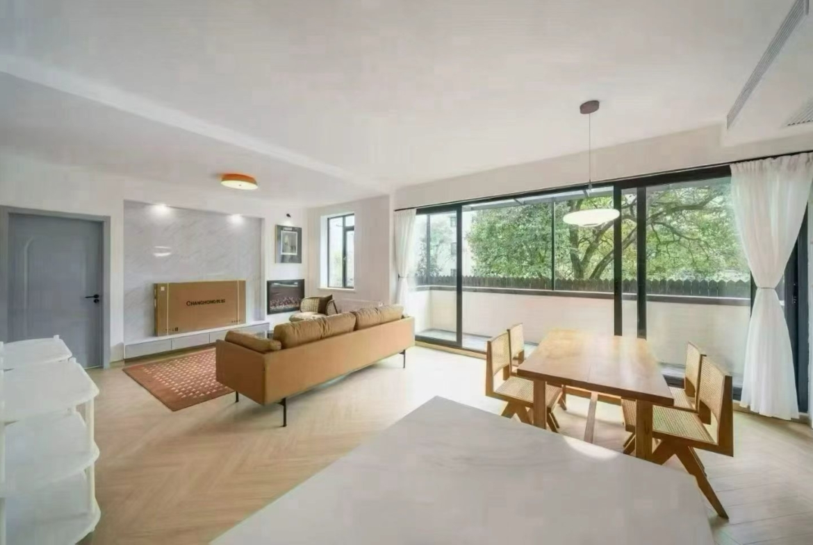 2-bed, 3-bath ground floor duplex at Shangfang Garden on Huaihai Road. Luxury renovation, wall heating, central AC, dishwasher, smart toilet. 27,800 RMB/month.