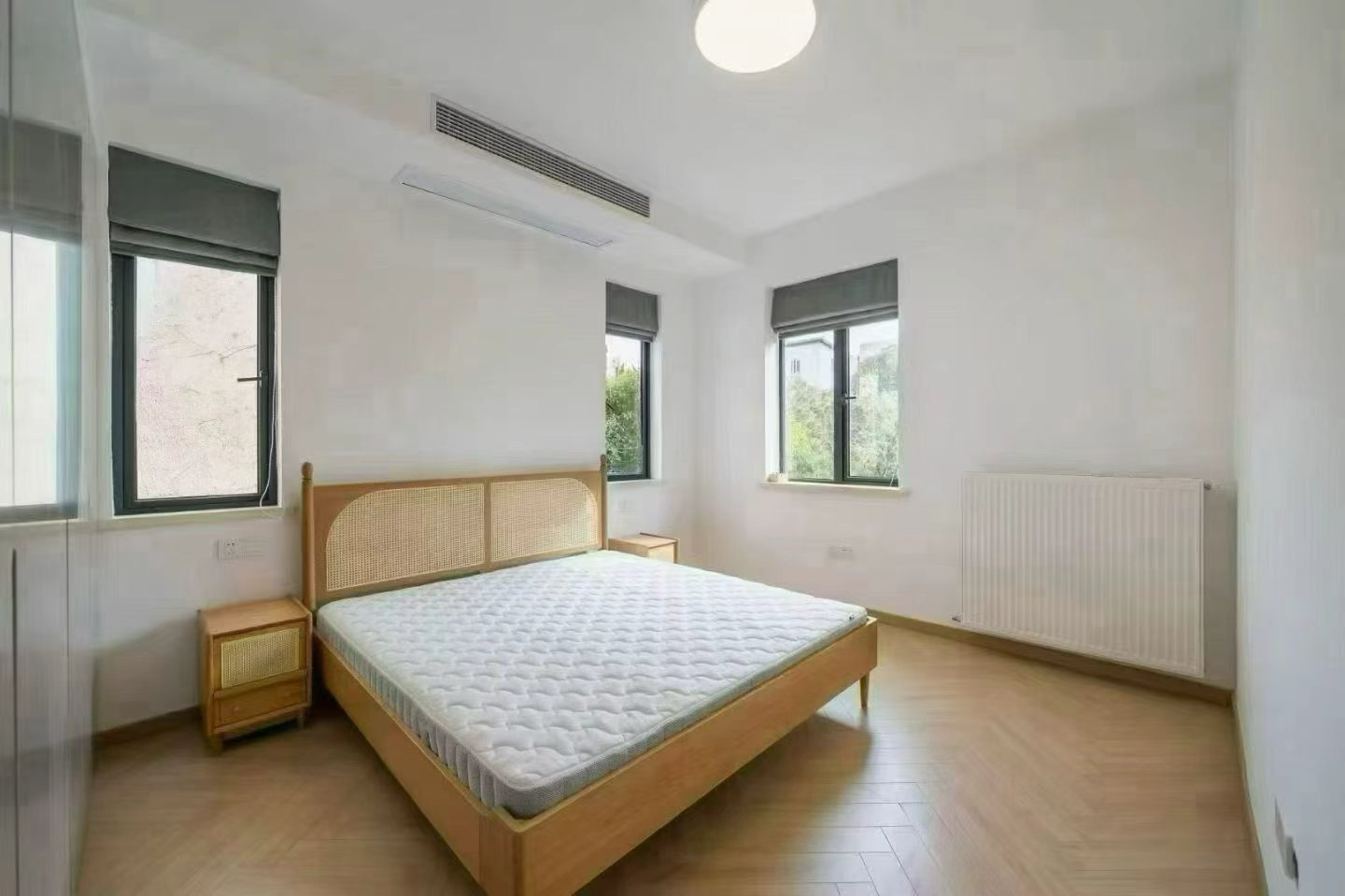huaihai-road-lane-house-2-bed-2-bath-wall-heating-prime-ffc-shanghai-rentals (5) 2-bed, 3-bath ground floor duplex at Shangfang Garden on Huaihai Road. Luxury renovation, wall heating, central AC, dishwasher, smart toilet. 27,800 RMB/month.