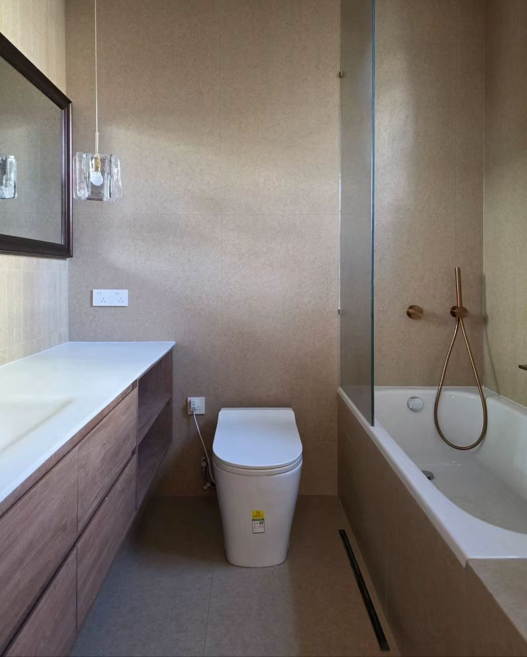 huaihai-road-lane-house-ffc-2-bed-2-bath-wall-heating-shanghai-rentals (1) 1+1 bed lane house at Xinkang Garden on Huaihai Road. 120 sqm, wall heating, electronic bidet, heritage building (1934). Steps from Changshu Road. 38,000 RMB/month.