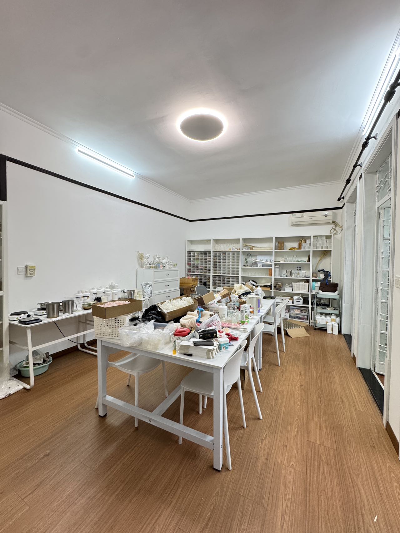 huaihai-road-lane-house-studio-office-creative-ffc-shanghai-rentals (1) Ground floor studio at Shangfang Garden on Huaihai Road. 70 sqm, 20 sqm garden, 3 flexible rooms, steps from Changshu Road Station. 21,600 RMB/month.