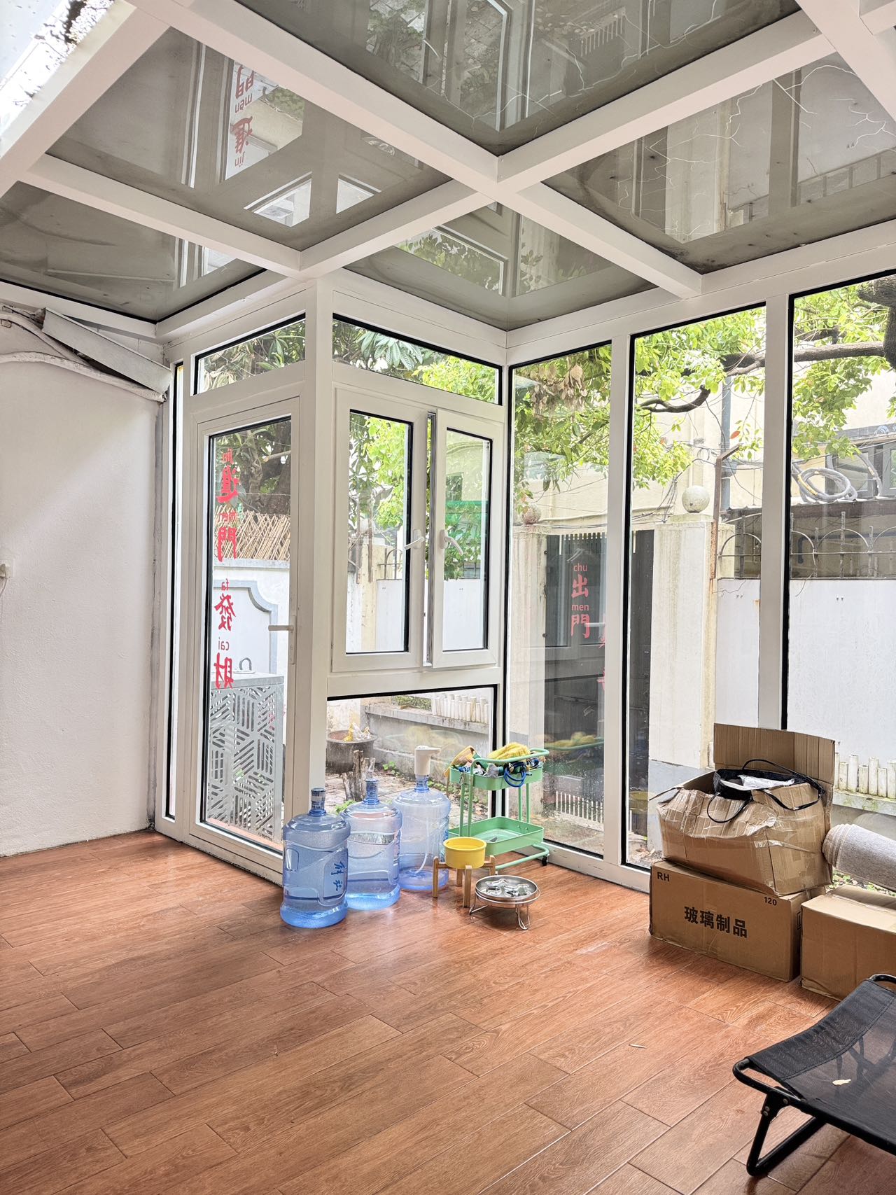 huaihai-road-lane-house-studio-office-creative-ffc-shanghai-rentals (4) Ground floor studio at Shangfang Garden on Huaihai Road. 70 sqm, 20 sqm garden, 3 flexible rooms, steps from Changshu Road Station. 21,600 RMB/month.