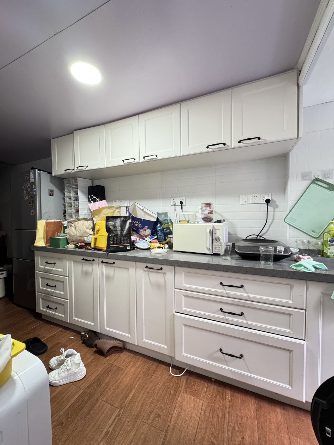 huaihai-road-lane-house-studio-office-creative-ffc-shanghai-rentals (5) Ground floor studio at Shangfang Garden on Huaihai Road. 70 sqm, 20 sqm garden, 3 flexible rooms, steps from Changshu Road Station. 21,600 RMB/month.