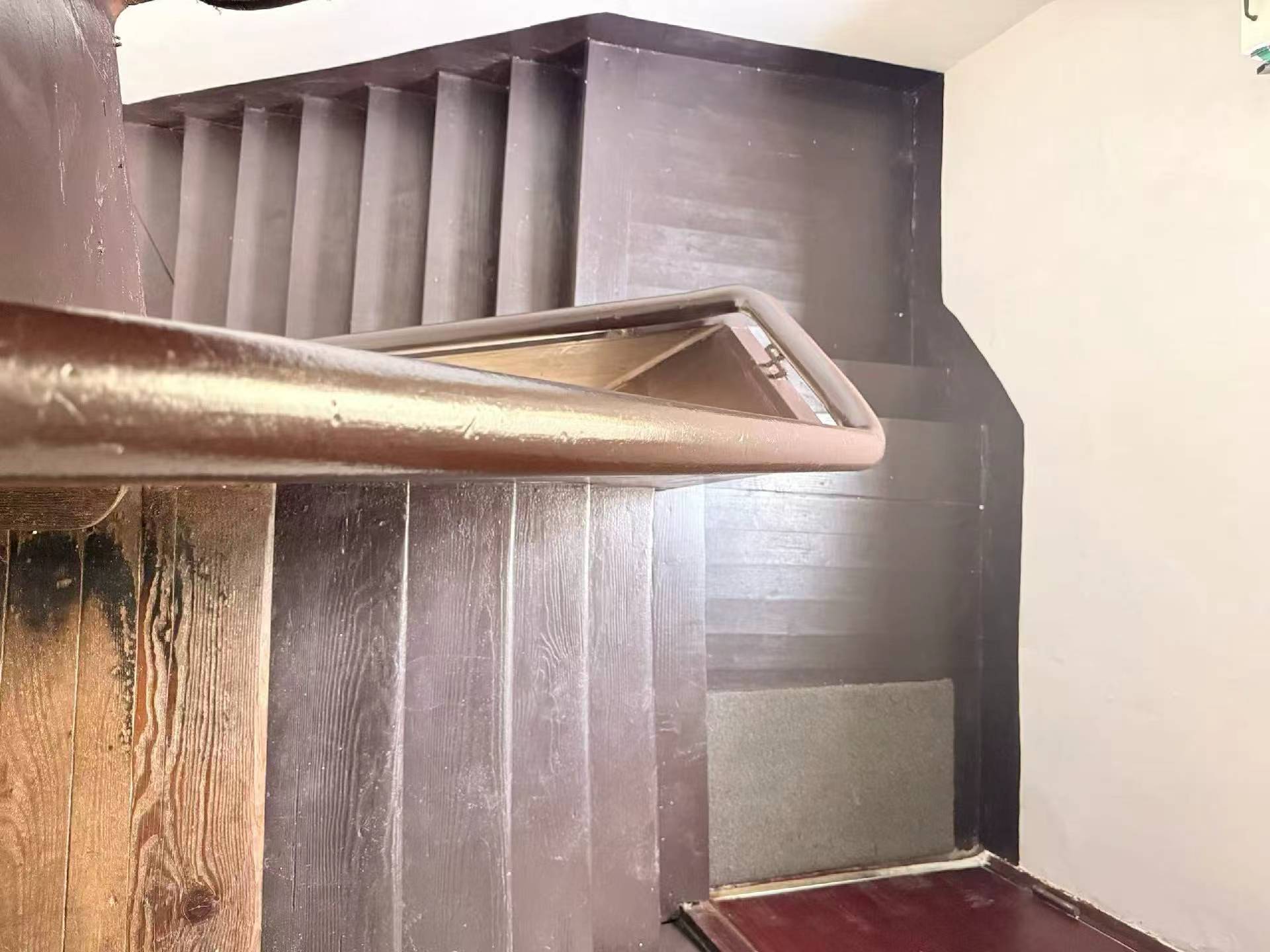 huashan-road-lane-house-2-bed-ffc-shanghai-rentals (6) 2-bed, 1-bath unit at Aitang Xincun on YUqing Road. 100 sqm, private terrace, heritage building, owner direct. Near Shanghai Library Station. 18,000 RMB/month.