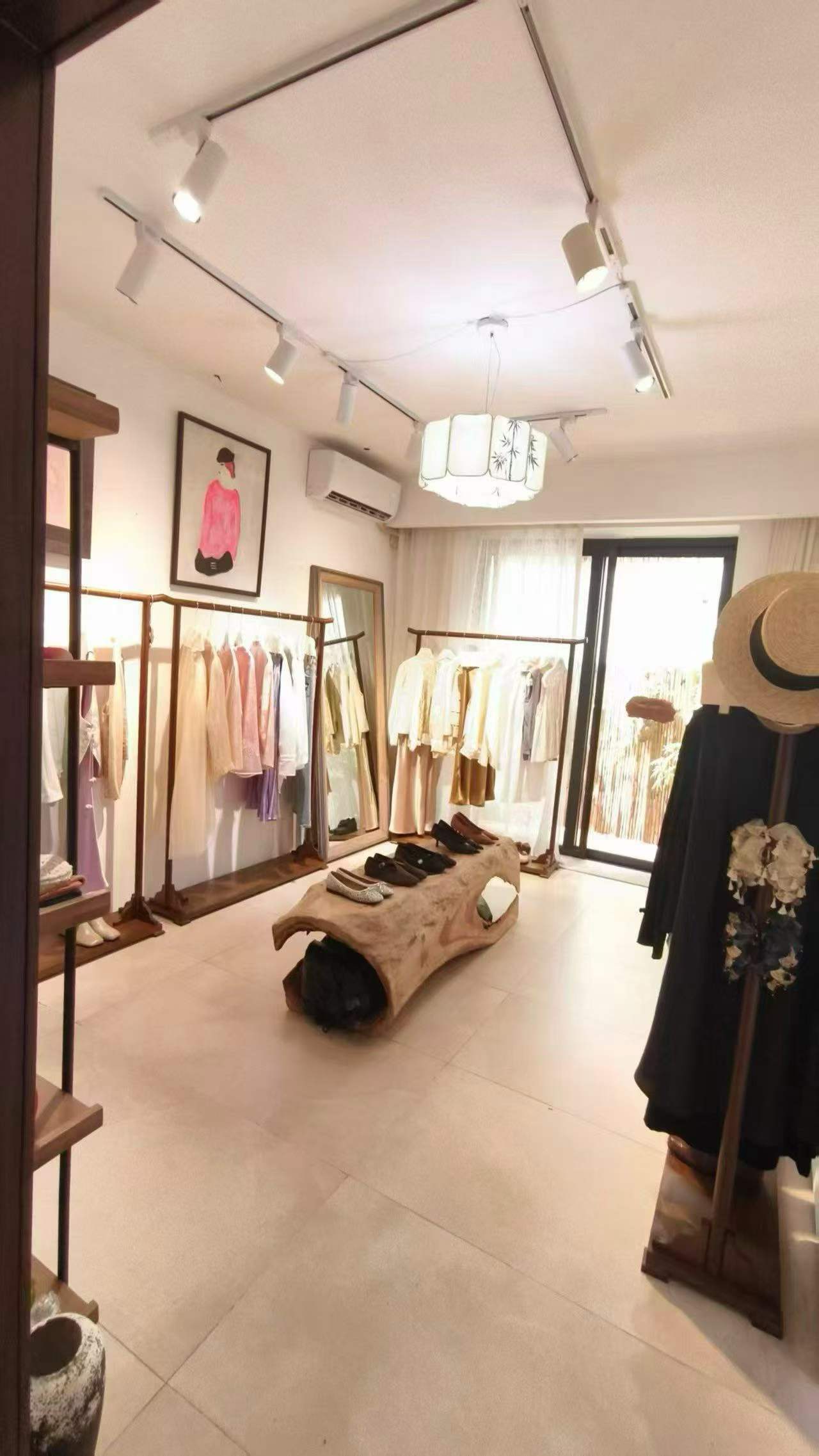 huashan-road-studio-lane-house-garden-2-bed-1-bath-ffc-shanghai-rentals (4) Ground floor heritage unit on Huashan Road. 2 beds, private garden, and crucially, free parking for one car. 18,000 RMB/month.