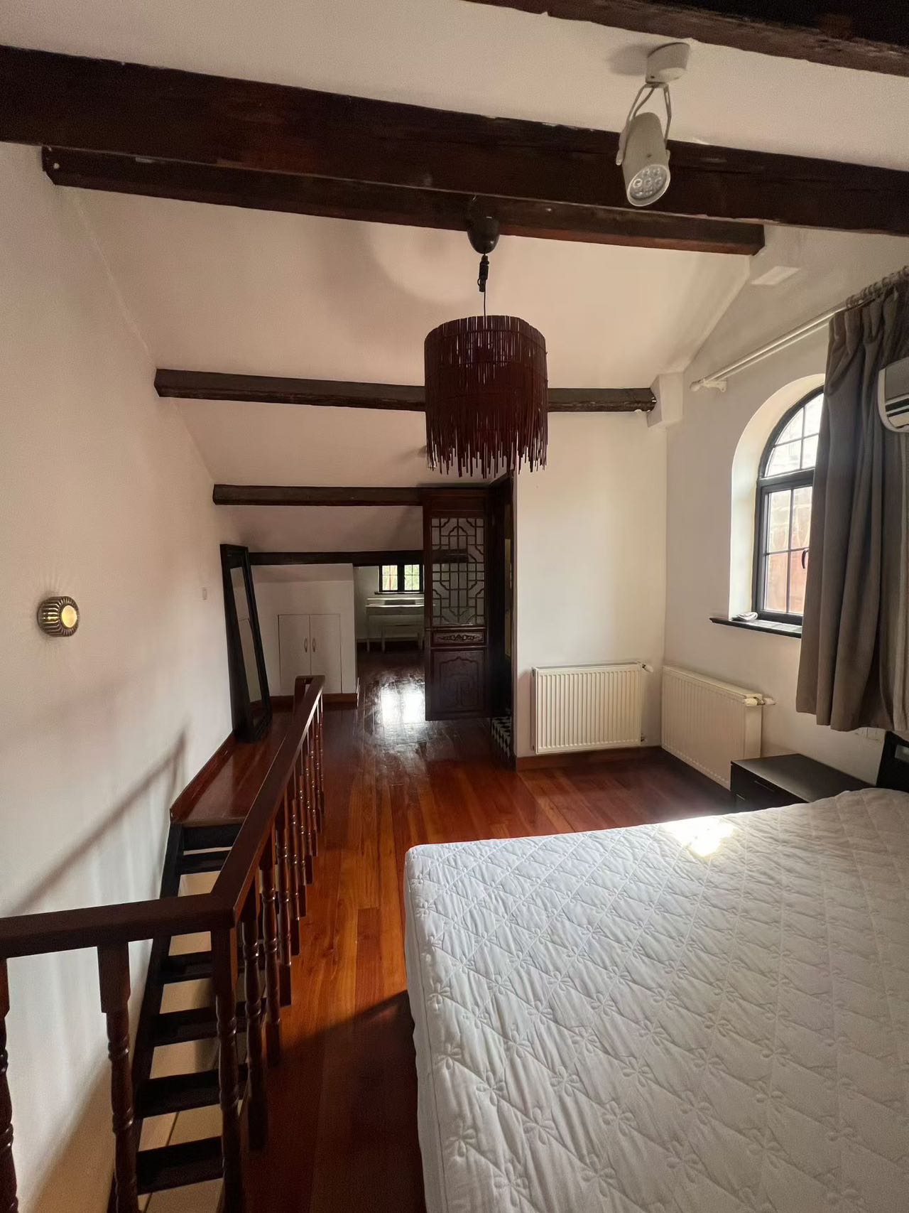 jianguo-west-road-lane-house-ffc-2-bed-2-bath-wall-heating-shanghai-rentals (4) Heritage lane house duplex on Jianguo West Road. 2 beds, 2 baths, fully furnished, heating. Excellent Historical Building. 11,000 RMB/month.