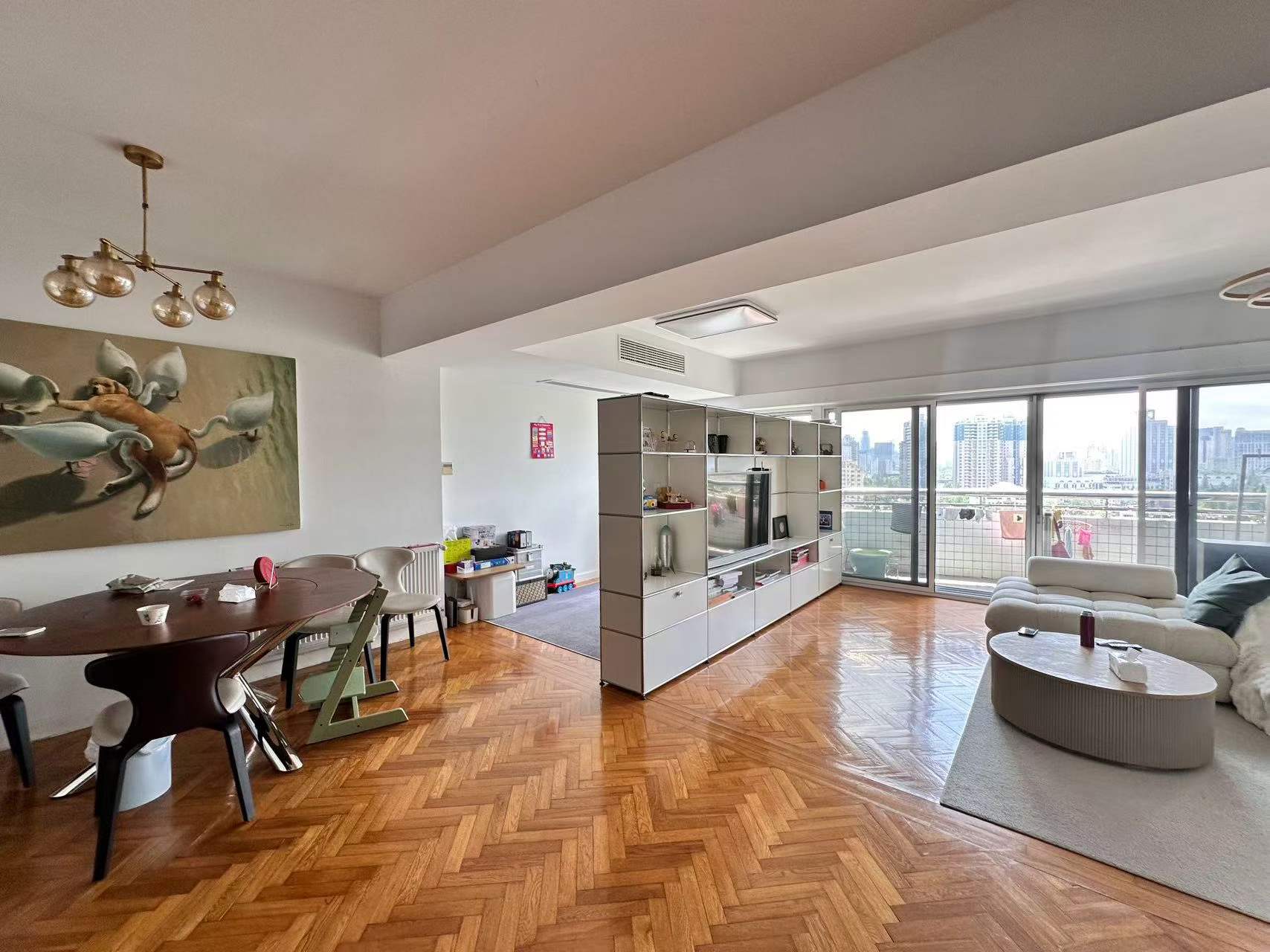 kingsville-anfu-road-ffc-3-bed-3-bath-wall-heating-238sqm-shanghai-rentals (2) High-floor 3-bed unit at Kingsville on Anfu Road. 238 sqm, 3 baths, wall heating, central AC, prime FFC location. 42,000 RMB/month.