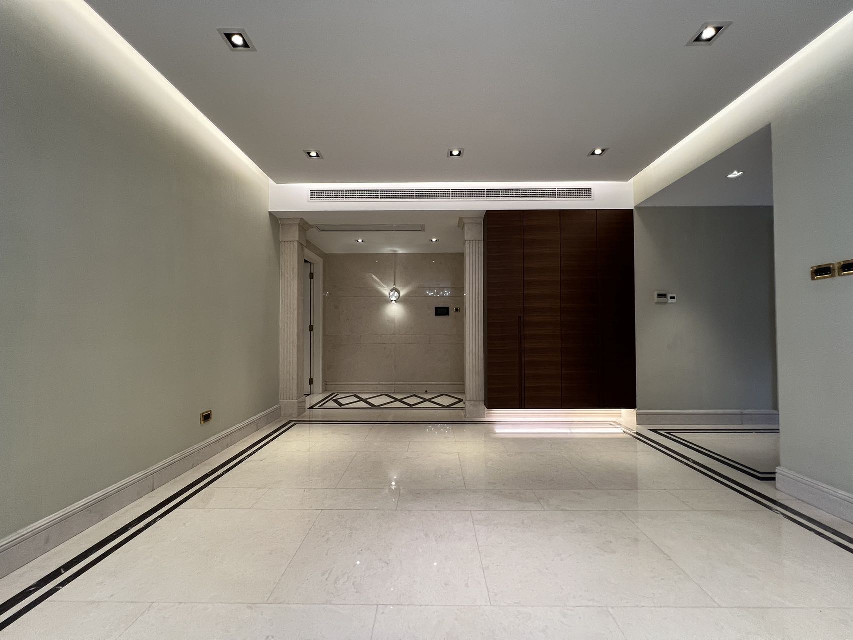 la-cite-4-bed-3-bath-floor-heating-helper-room-clubhouse-ffc-shanghai-rentals (2) 3-bed, 3-bath + study unit at Lan Ting on Hunan Road. Private clubhouse with heated pool, underfloor heating, owner direct. 60,000 RMB/month.