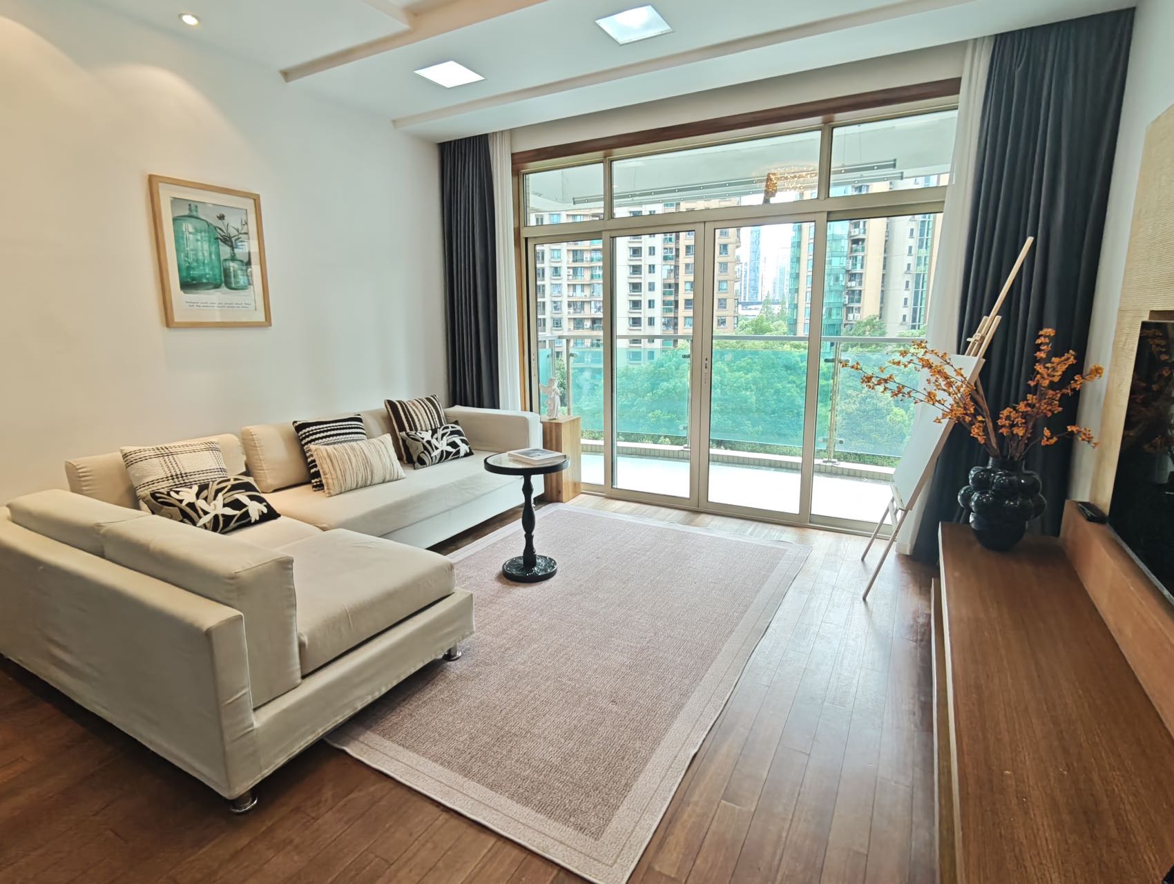 ladoll-jingan-2-bed-2-bath-clubhouse-shanghai-rentals (1) 2-bed, 2-bath unit at Ladoll International City near Jing'an Sculpture Park. 120 sqm, south-facing, balcony, central AC. Available August 14. 19,800 RMB/month.