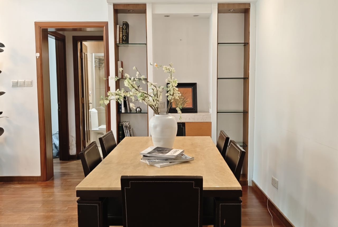 2-bed, 2-bath unit at Ladoll International City near Jing'an Sculpture Park. 120 sqm, south-facing, balcony, central AC. Available August 14. 19,800 RMB/month.