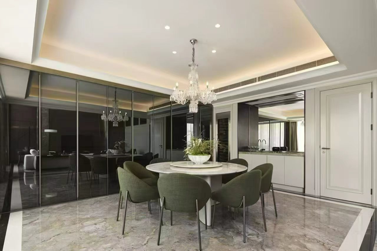 Ultra-luxury 4-bed, 3-bath + maid's room duplex at Lakeville Luxe in Xintiandi. 404 sqm, 7,000 sqm clubhouse with pool, gym, banquet room. 220,000 RMB/month.