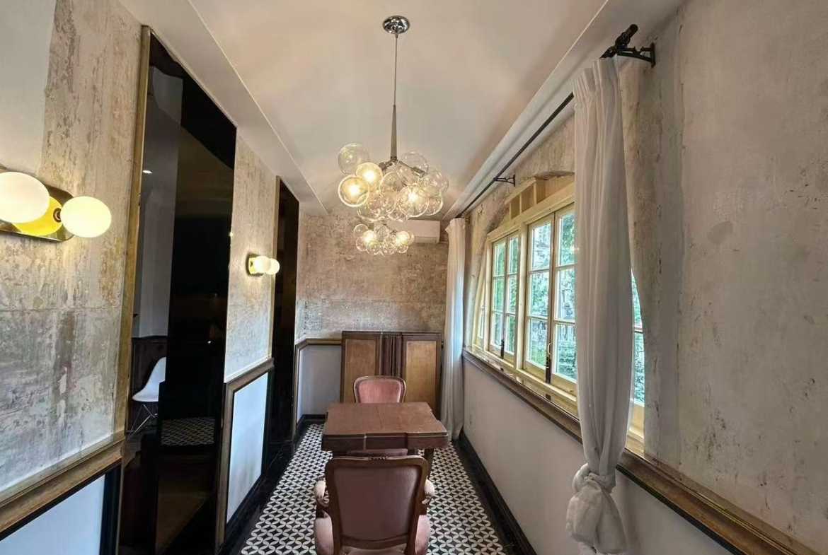 Lane house for rent in the FFC. 80 sqm, 1-bed, 1-bath lane house on Yanqing Road. 3rd floor entire unit, garden setting, quiet location. 17,000 RMB/month.