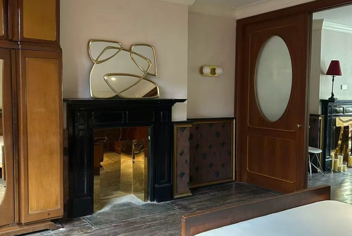 Lane house for rent in the FFC. 80 sqm, 1-bed, 1-bath lane house on Yanqing Road. 3rd floor entire unit, garden setting, quiet location. 17,000 RMB/month.