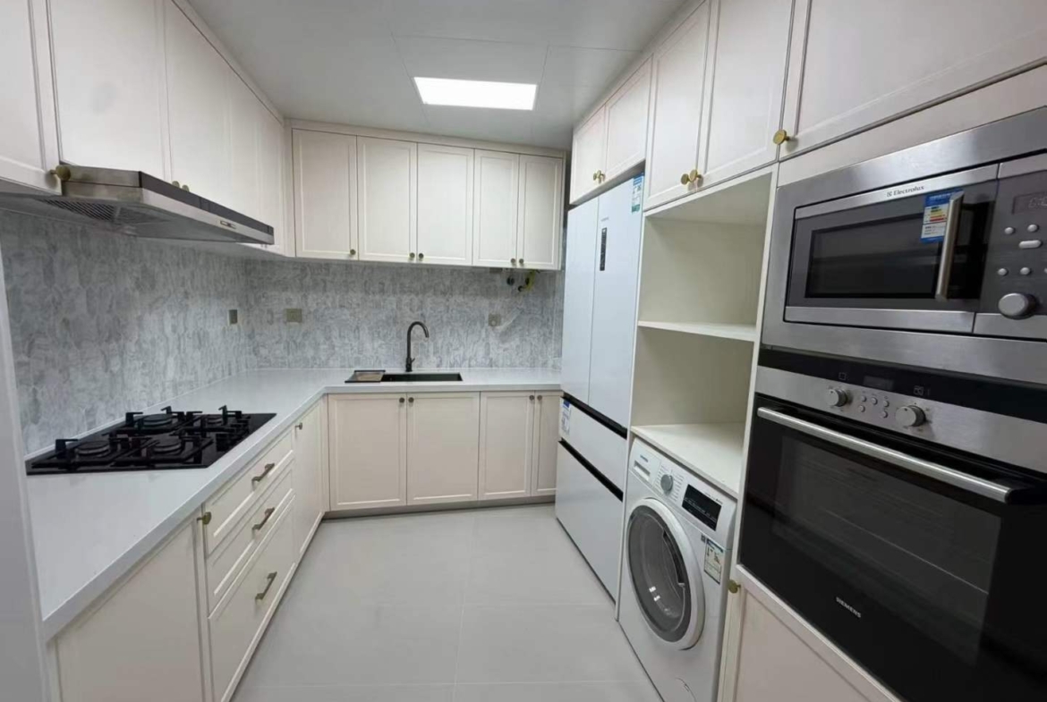 2+1 bed, 2-bath unit at Lianhua Apartment on Beijing West Road. 120 sqm, new French renovation, large balcony. 22,500 RMB/month.
