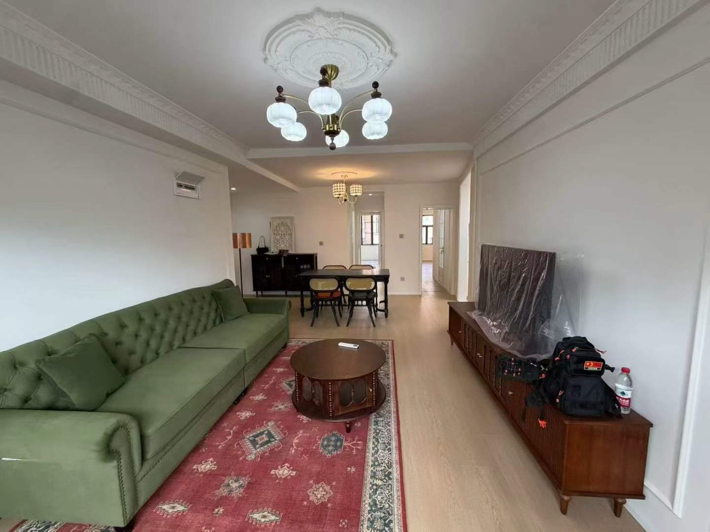 lianhua-apartment-jingan-west-beijing-road-3-bed-2-bath-shanghai-rentals (4) 2+1 bed, 2-bath unit at Lianhua Apartment on Beijing West Road. 120 sqm, new French renovation, large balcony. 22,500 RMB/month.